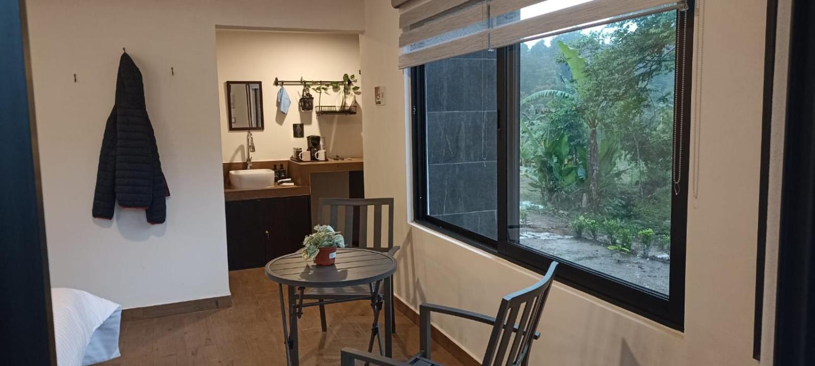 Deluxe Bungalow - Photo 12