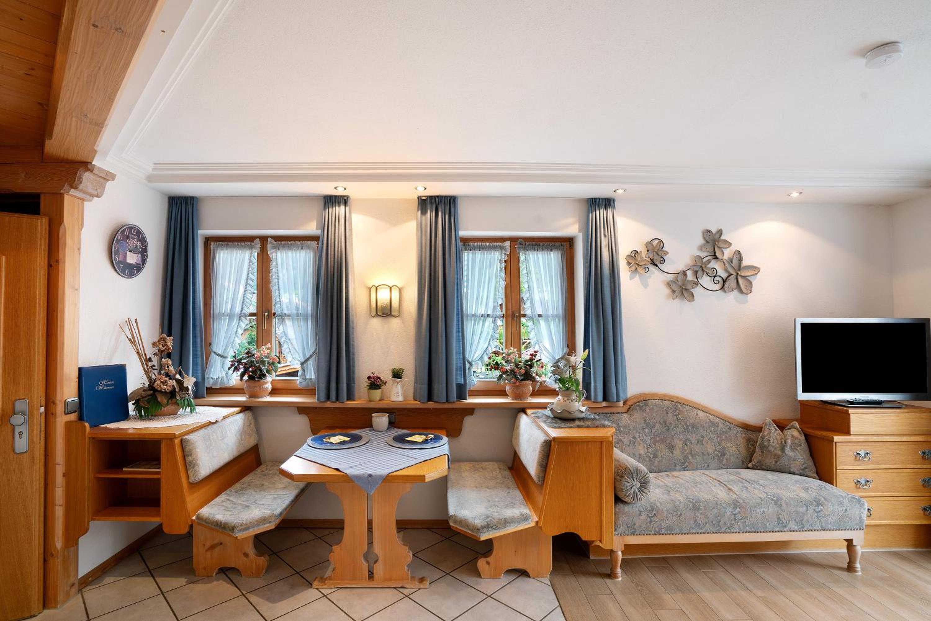Superior One-Bedroom Apartment with Balcony photo 3