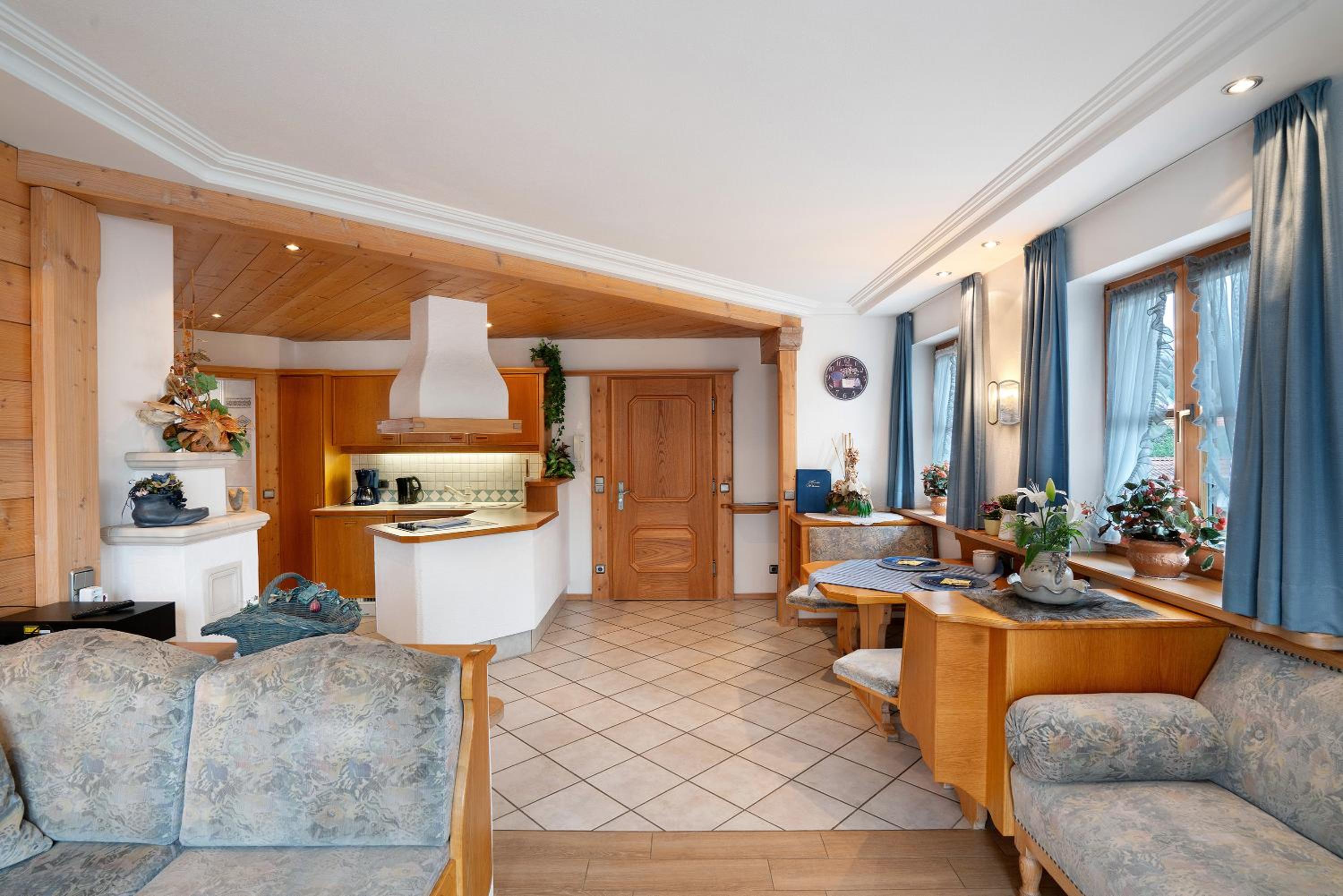 Superior One-Bedroom Apartment with Balcony photo 2