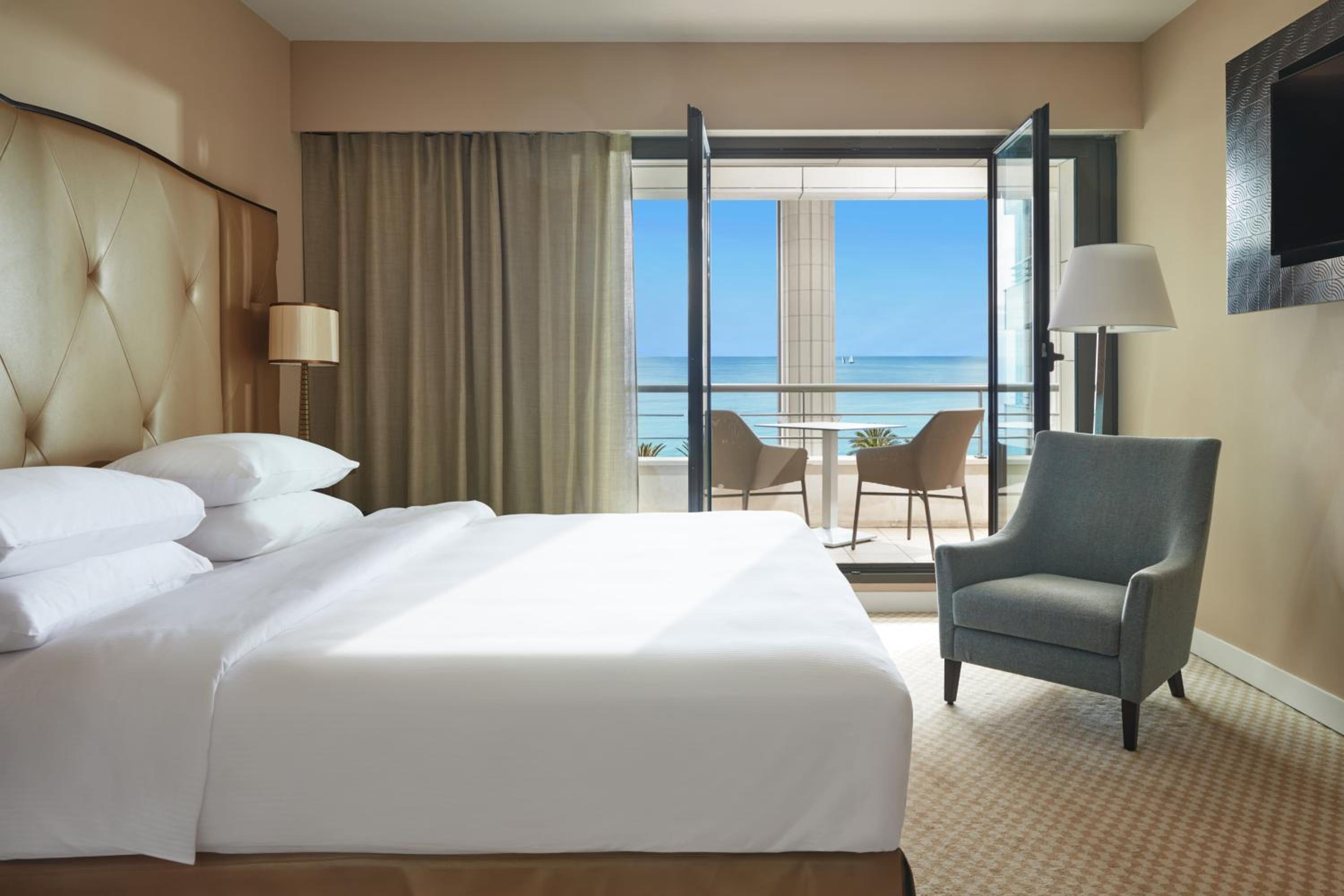 Regency Suite thumbnail 5