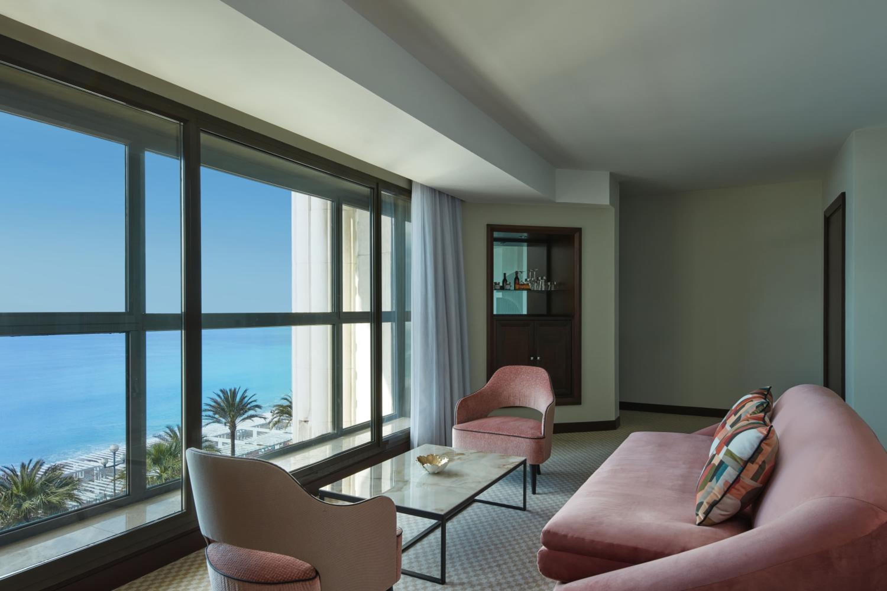 Prestige Suite (Non Smoking) thumbnail 6