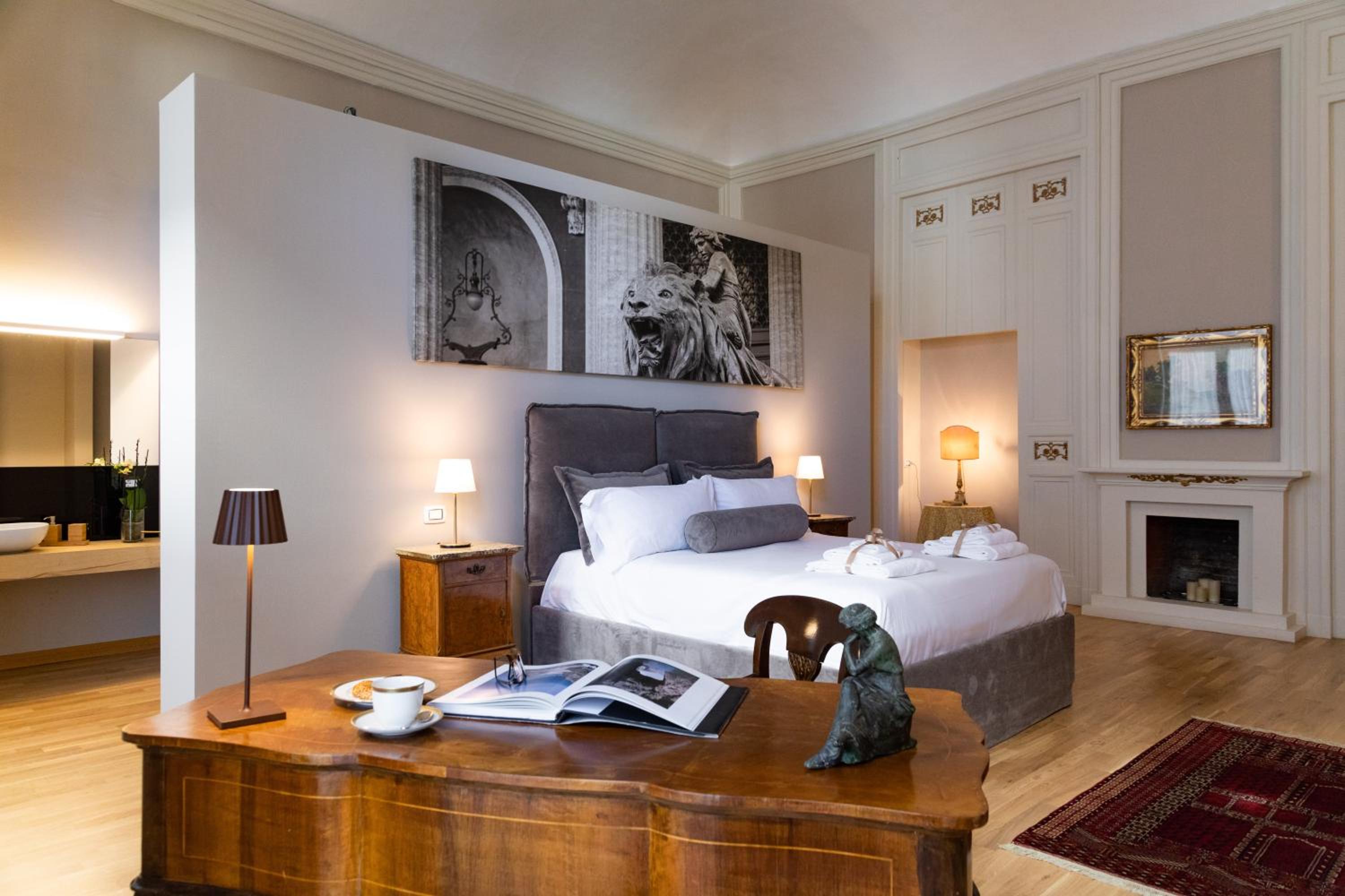Premium Suite - Photo 6