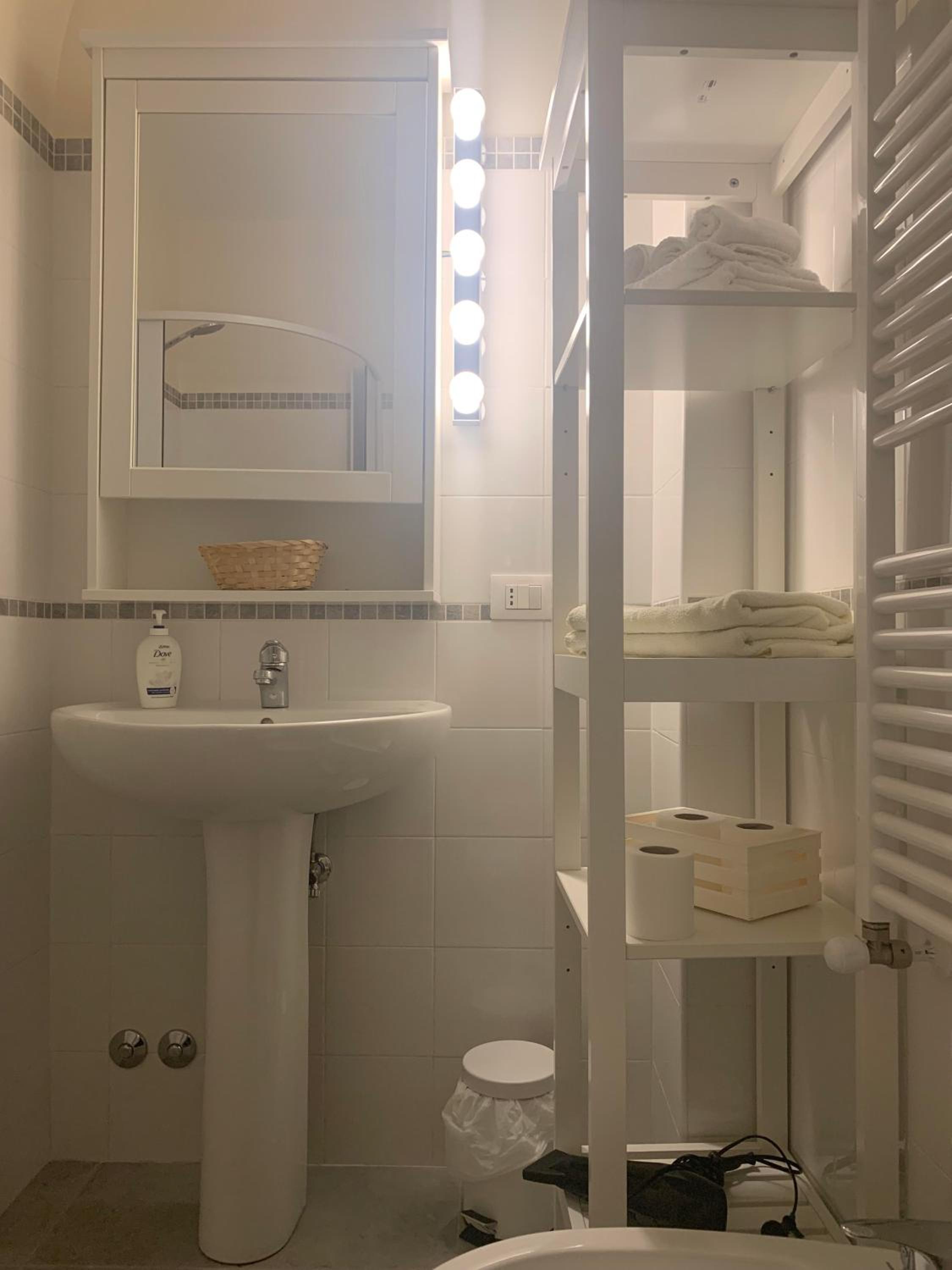 One-Bedroom Apartment - Photo 19