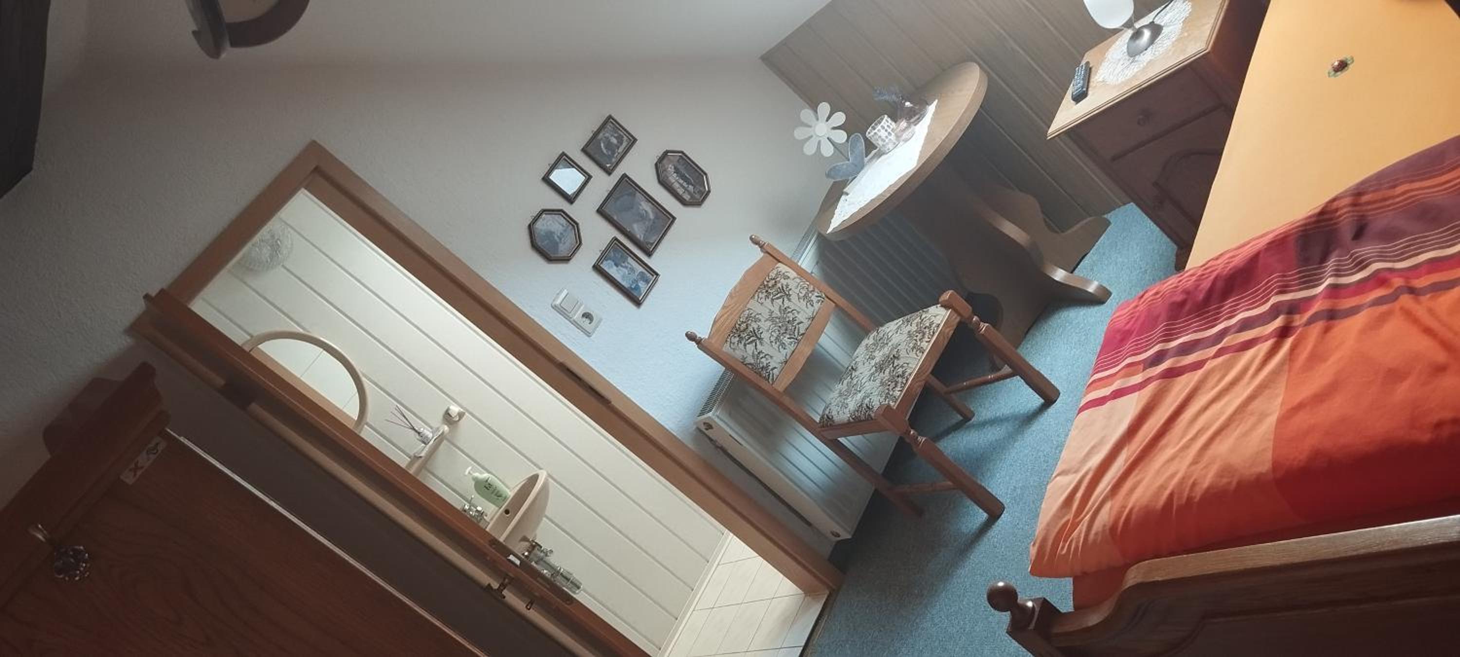 Single Room with Bathroom photo 1