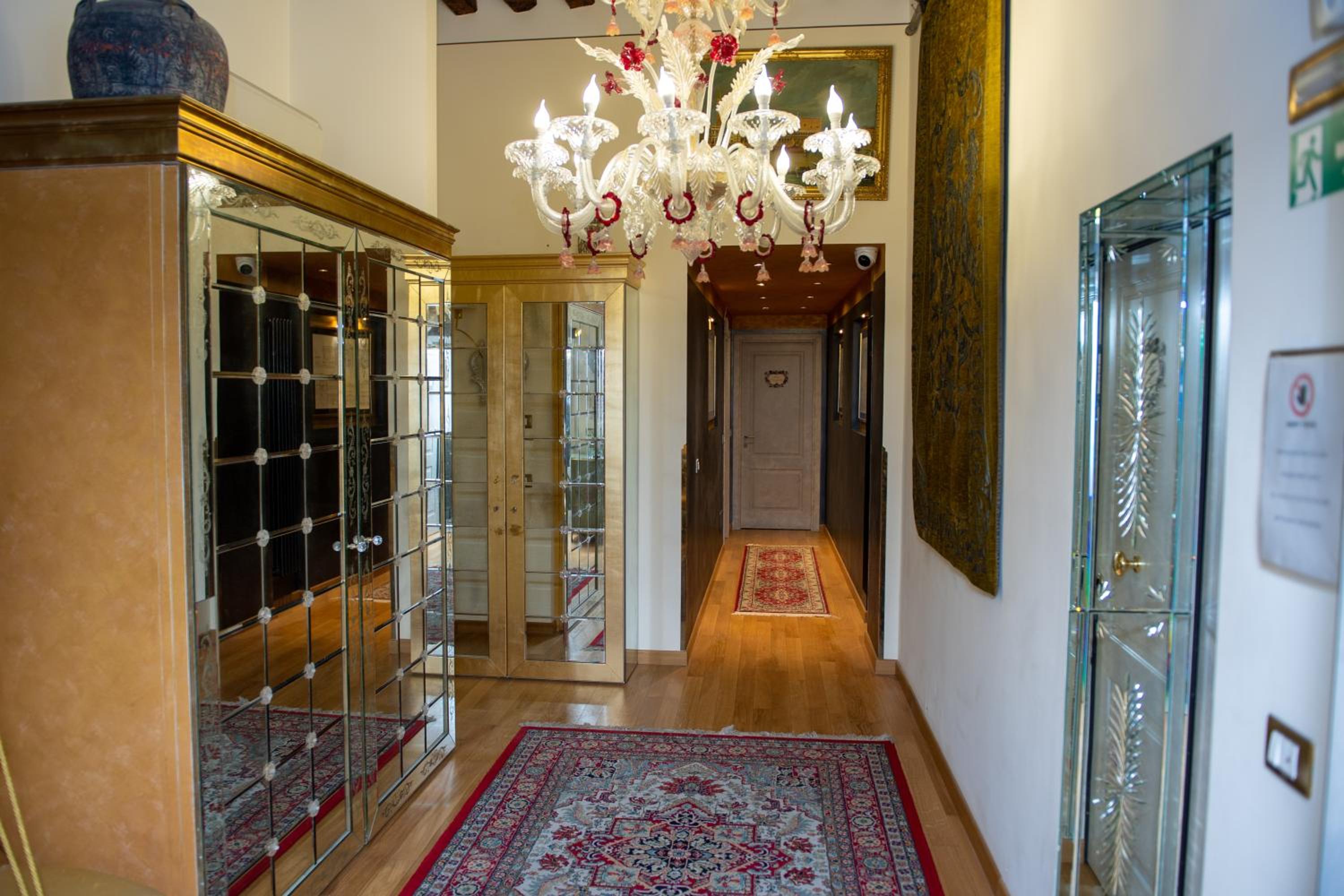 Deluxe Double or Twin Room photo 2