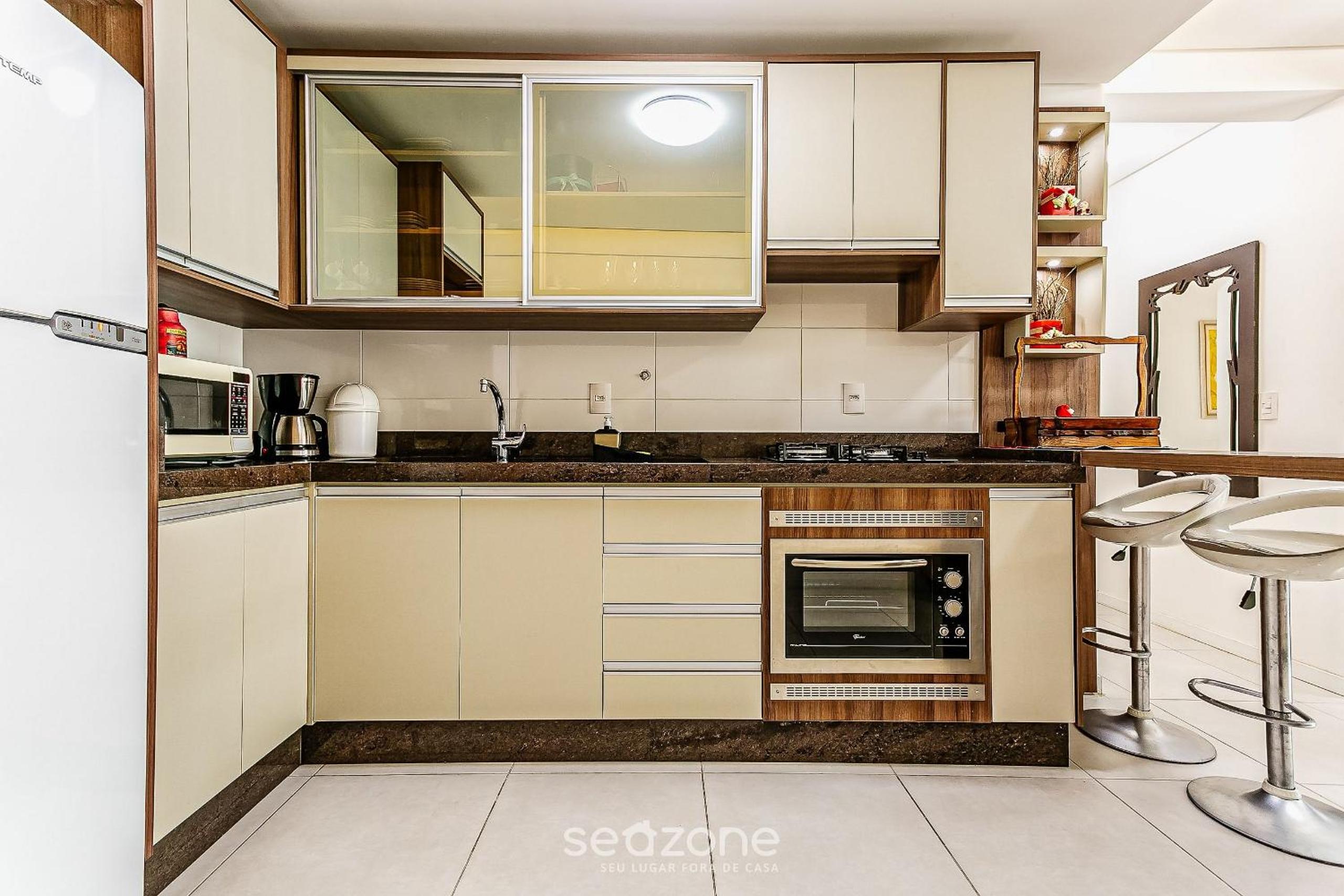 Three-Bedroom Apartment - Photo 6