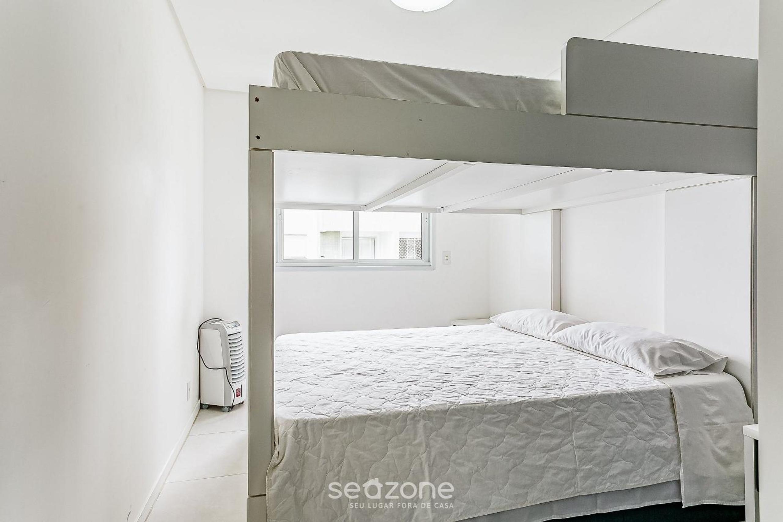Three-Bedroom Apartment - Photo 11