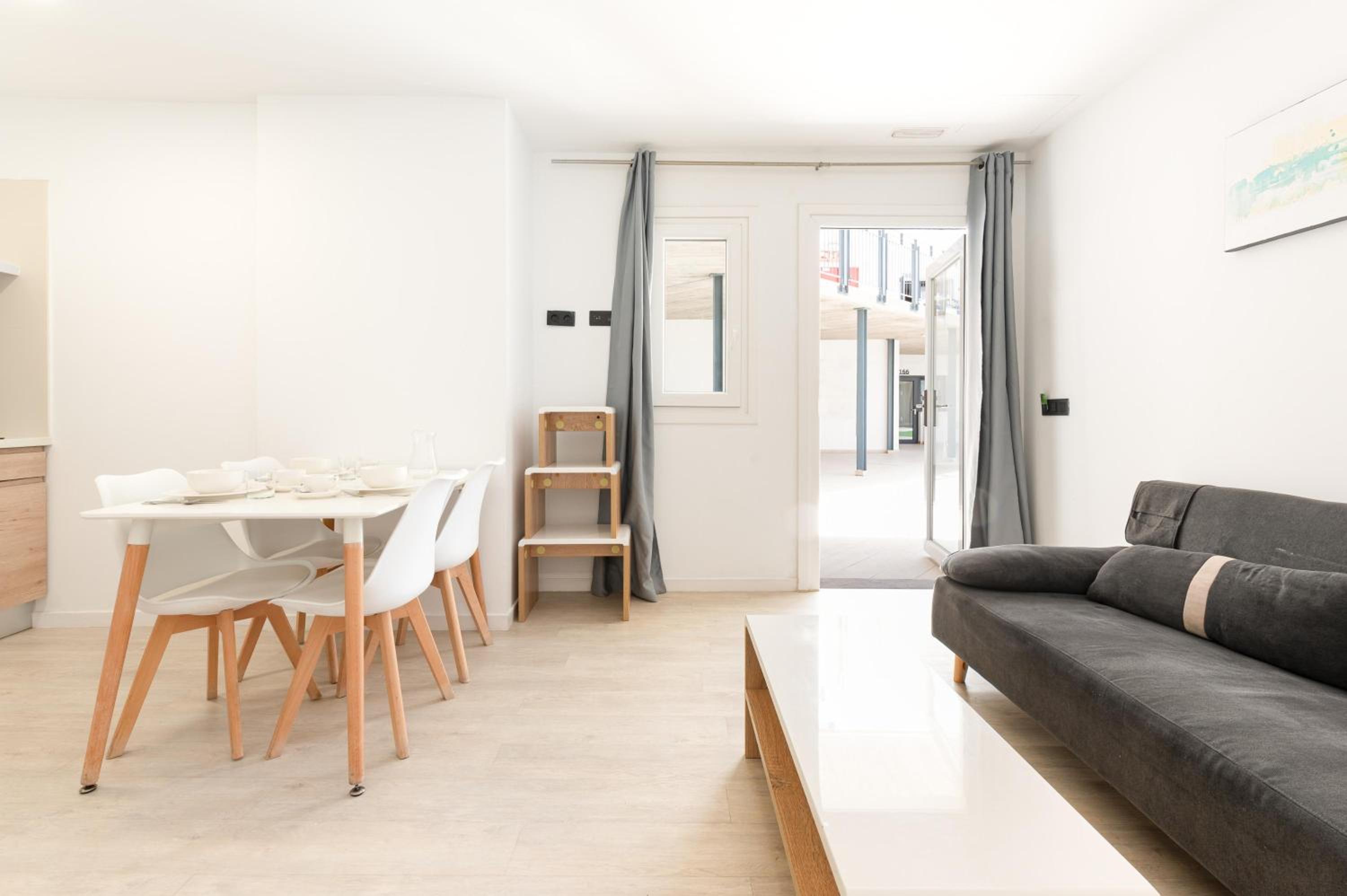 One-Bedroom Apartment - Photo 4