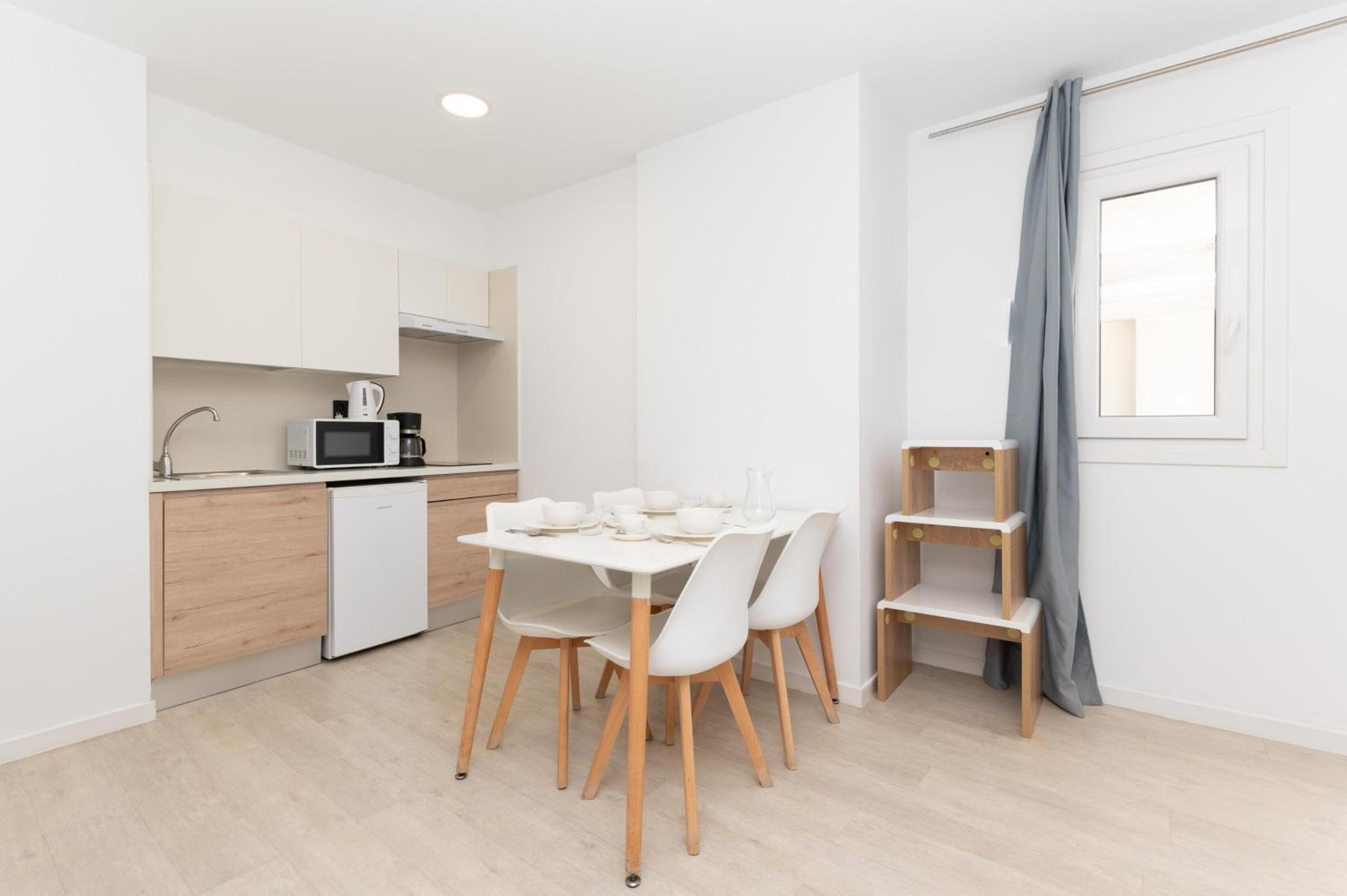 One-Bedroom Apartment - Photo 5