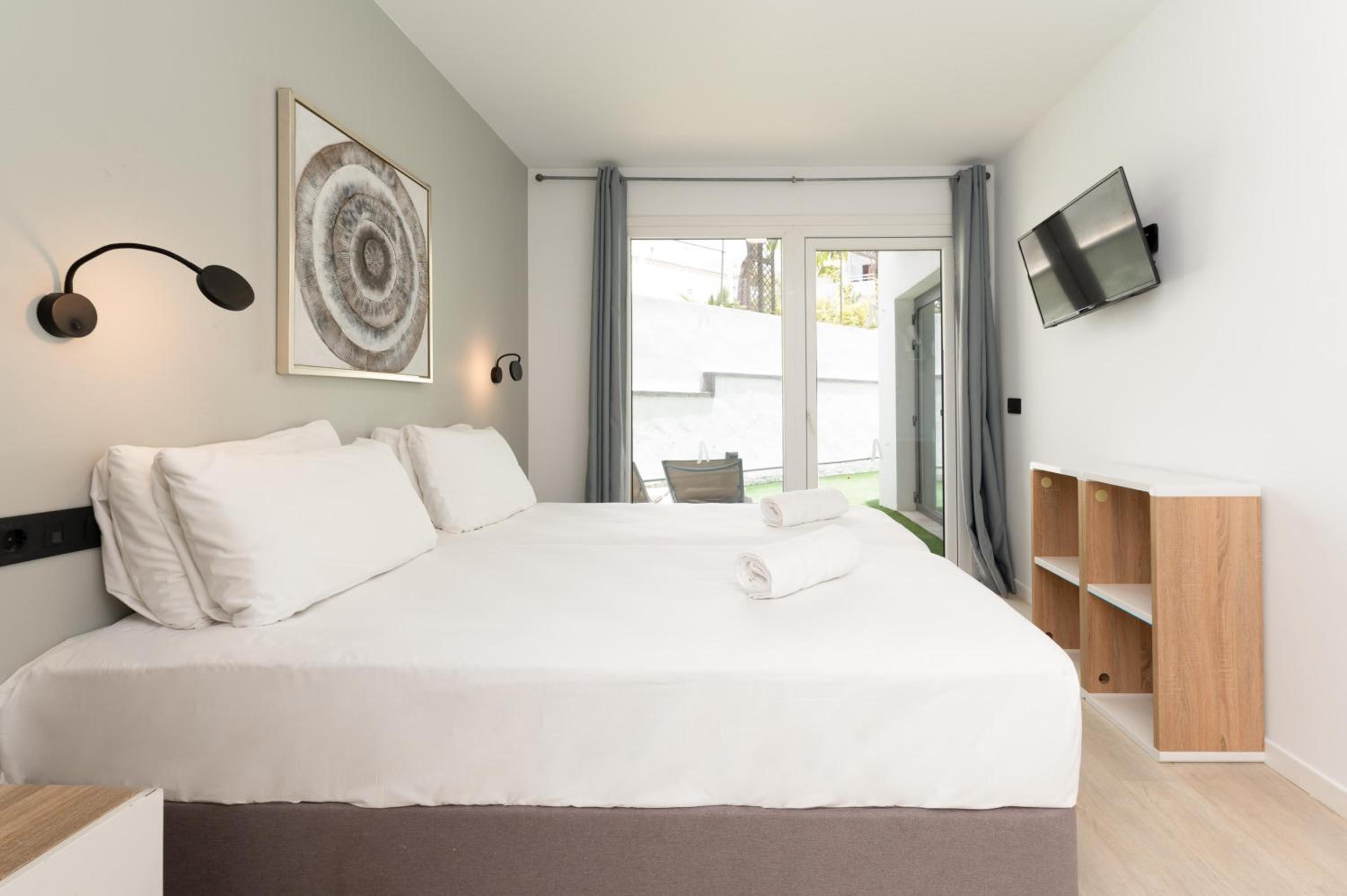 One-Bedroom Apartment - Photo 6