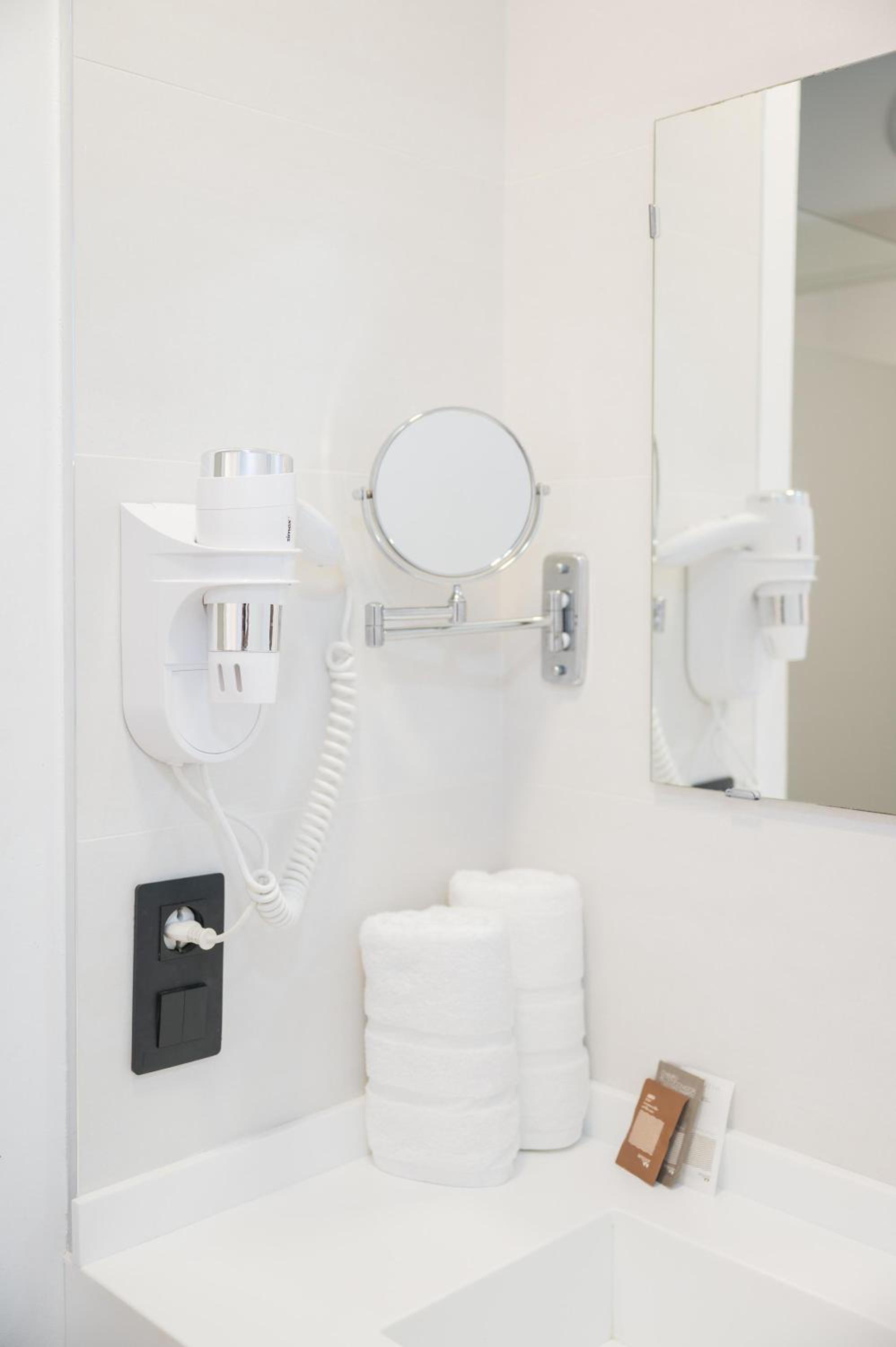 One-Bedroom Apartment - Photo 9