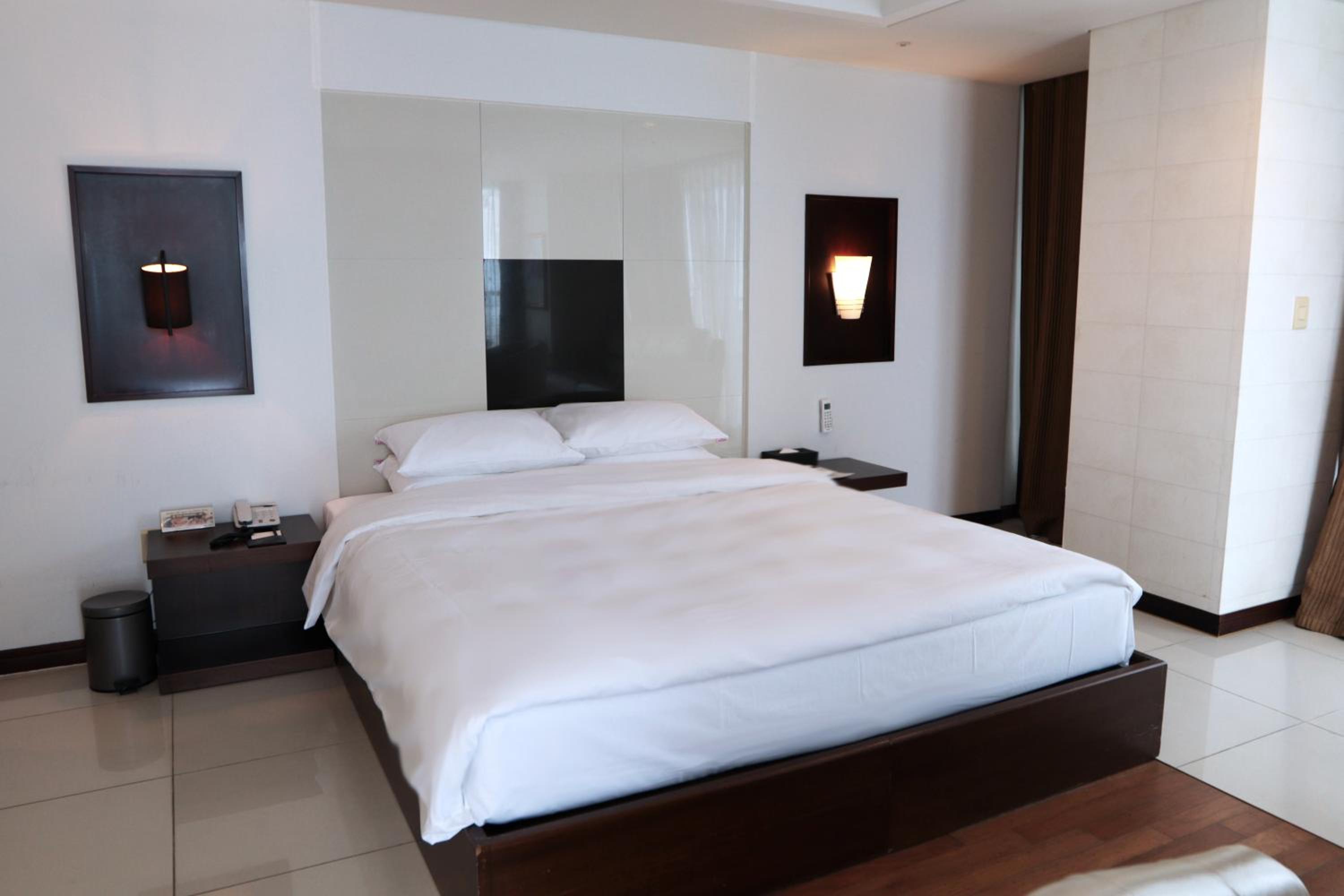 Executive Suite photo 2