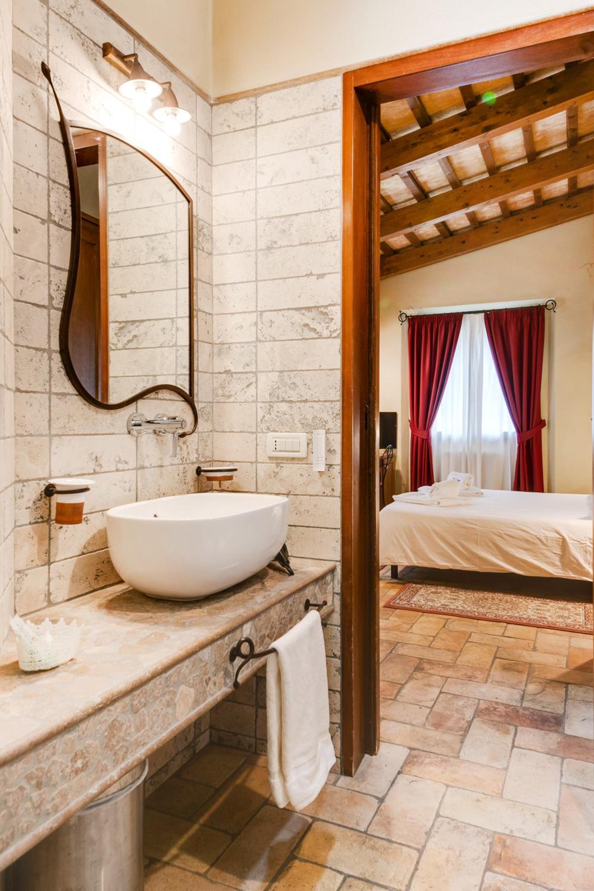 Double Room - Photo 2