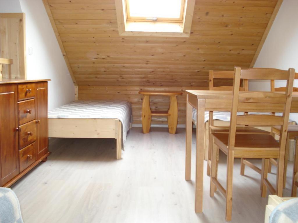 Studio - Split Level - Photo 1