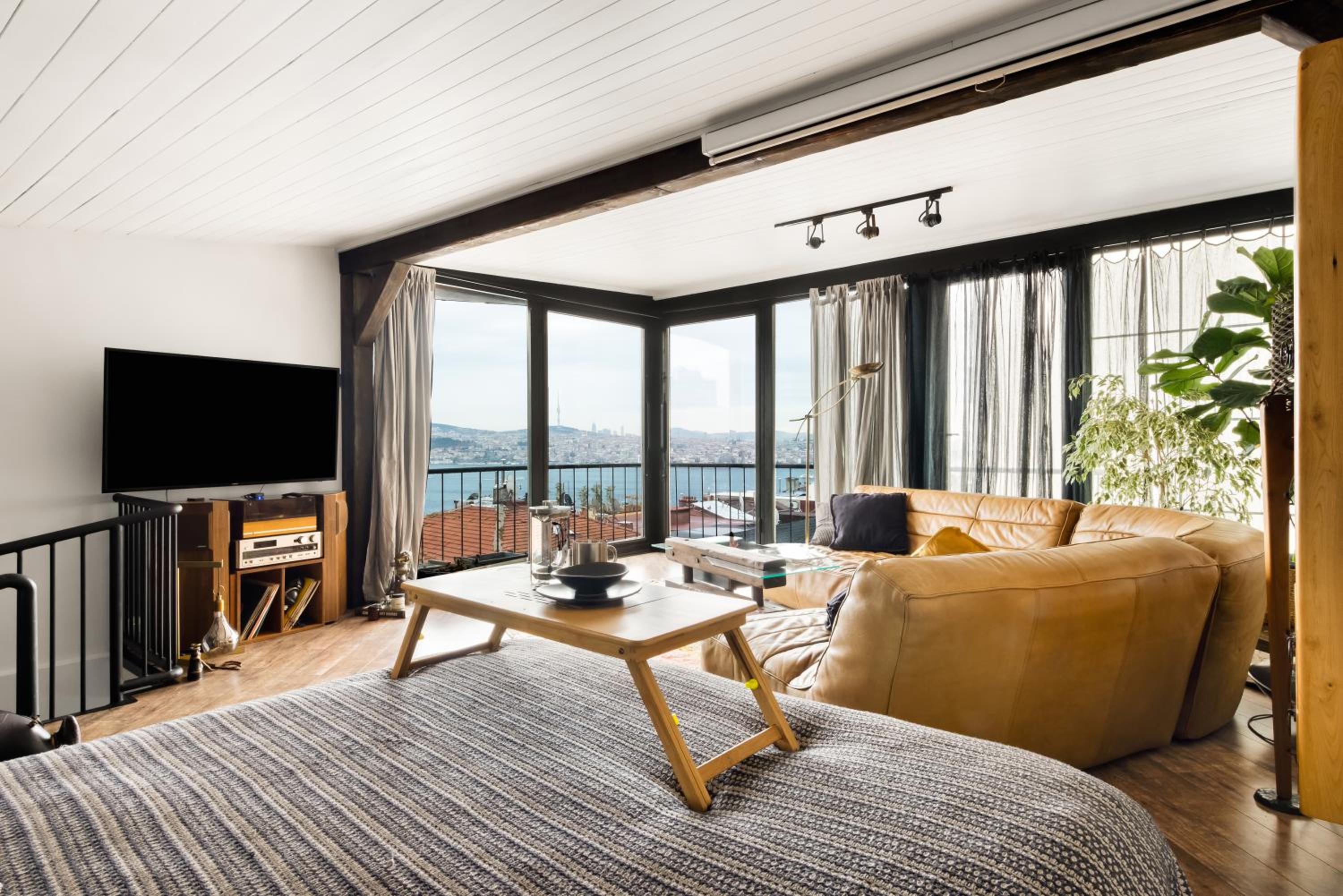 Two-Bedroom Apartment with Terrace and Sea View photo 1