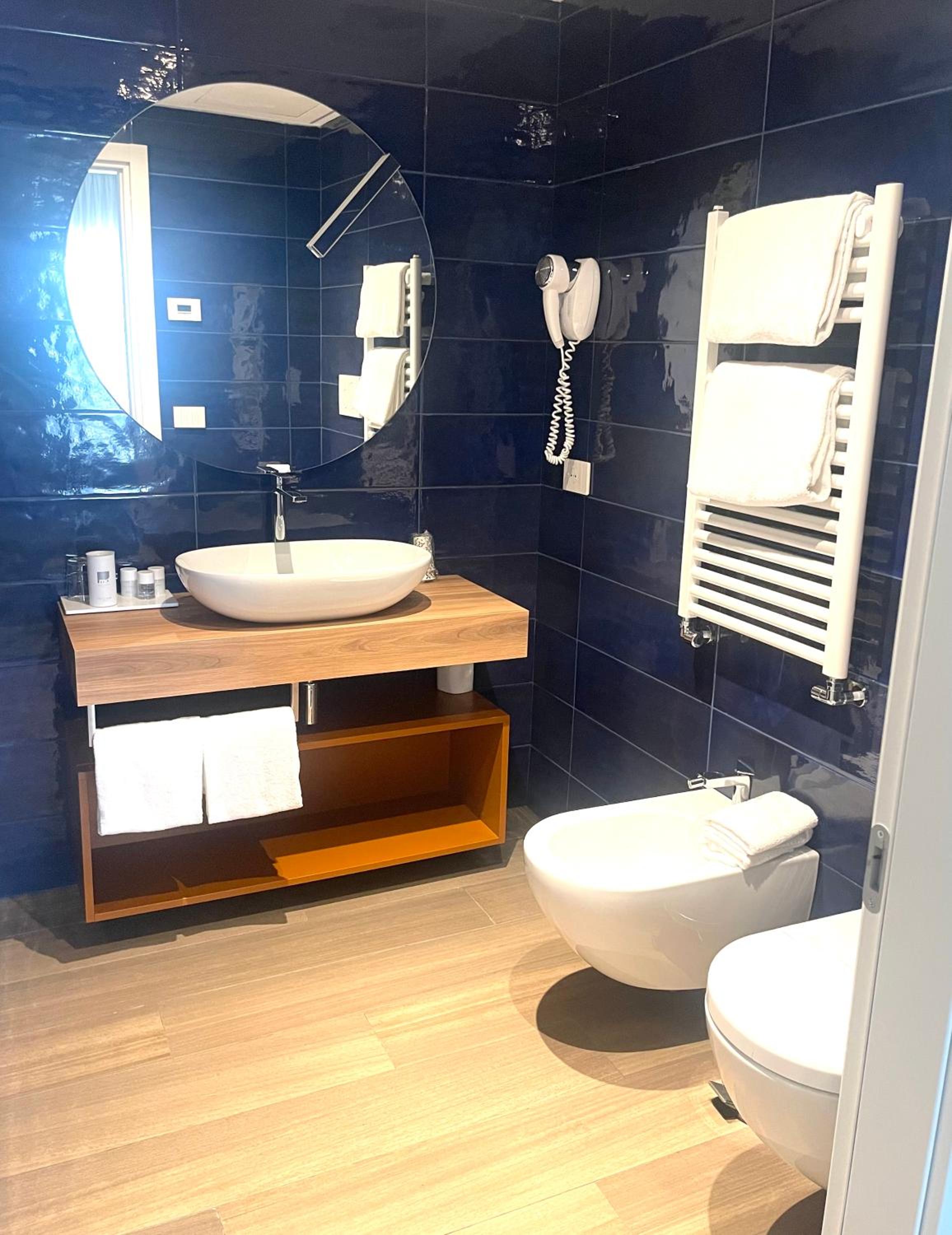 Classic Double or Twin Room - Photo 6