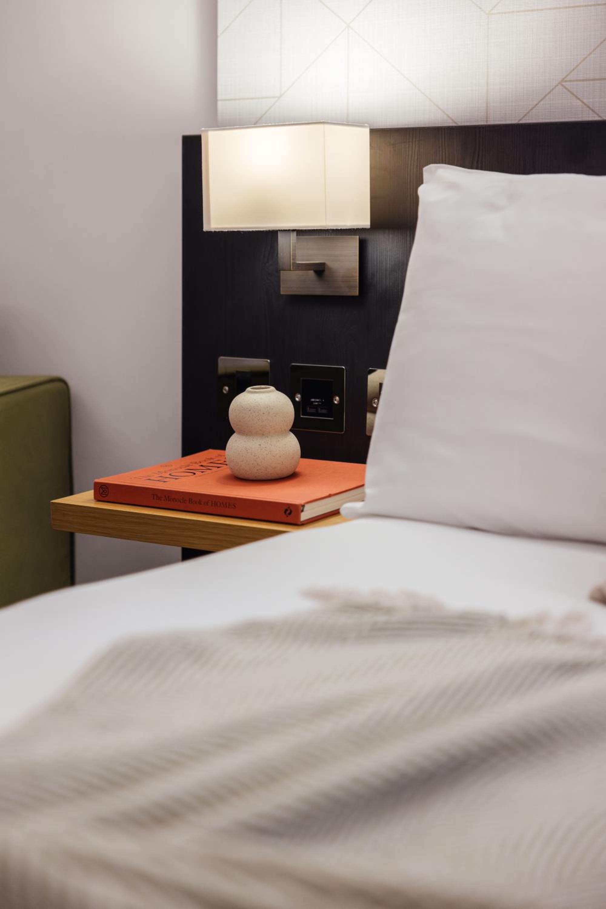 Urban Triple Room
