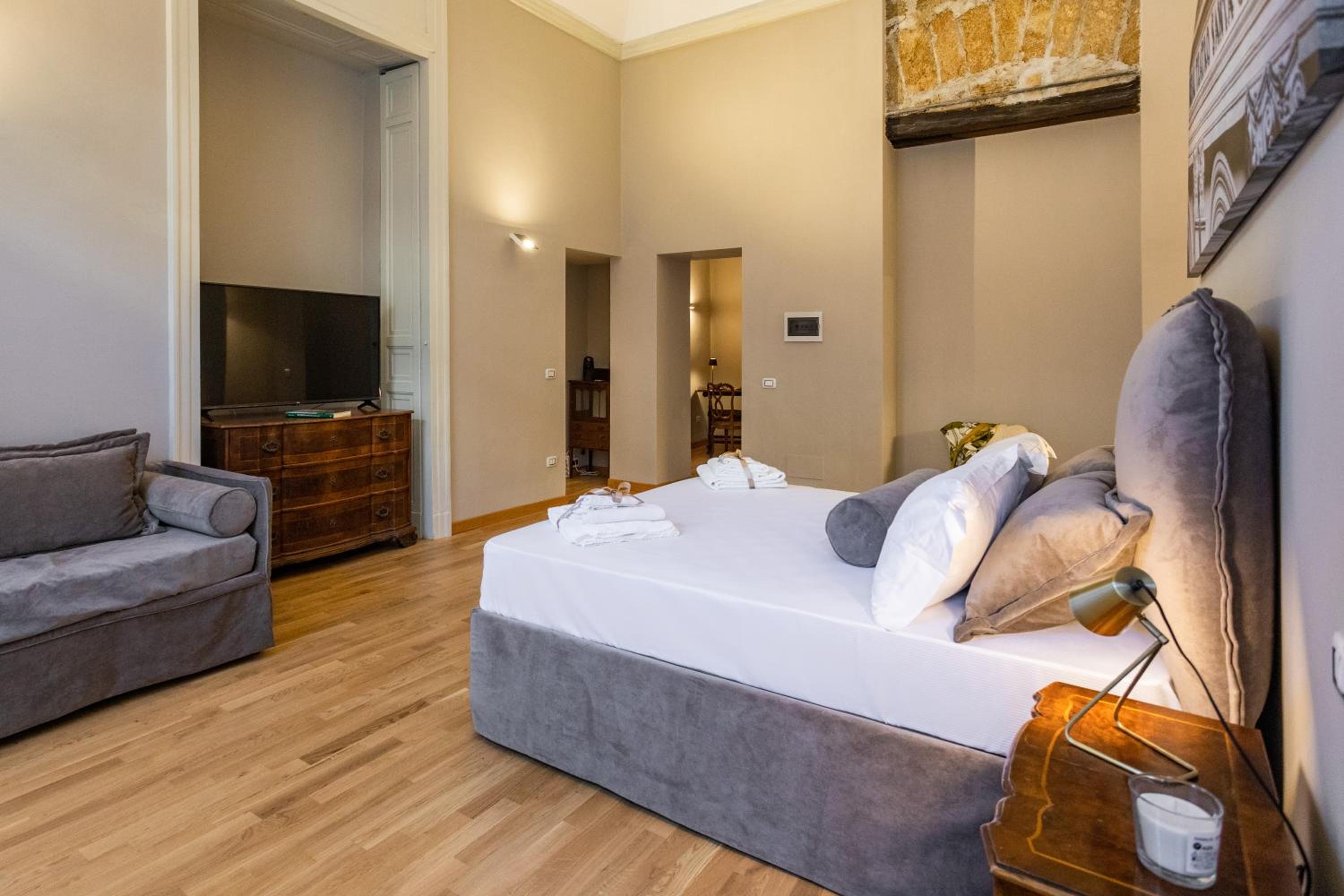 Deluxe Suite - Photo 2