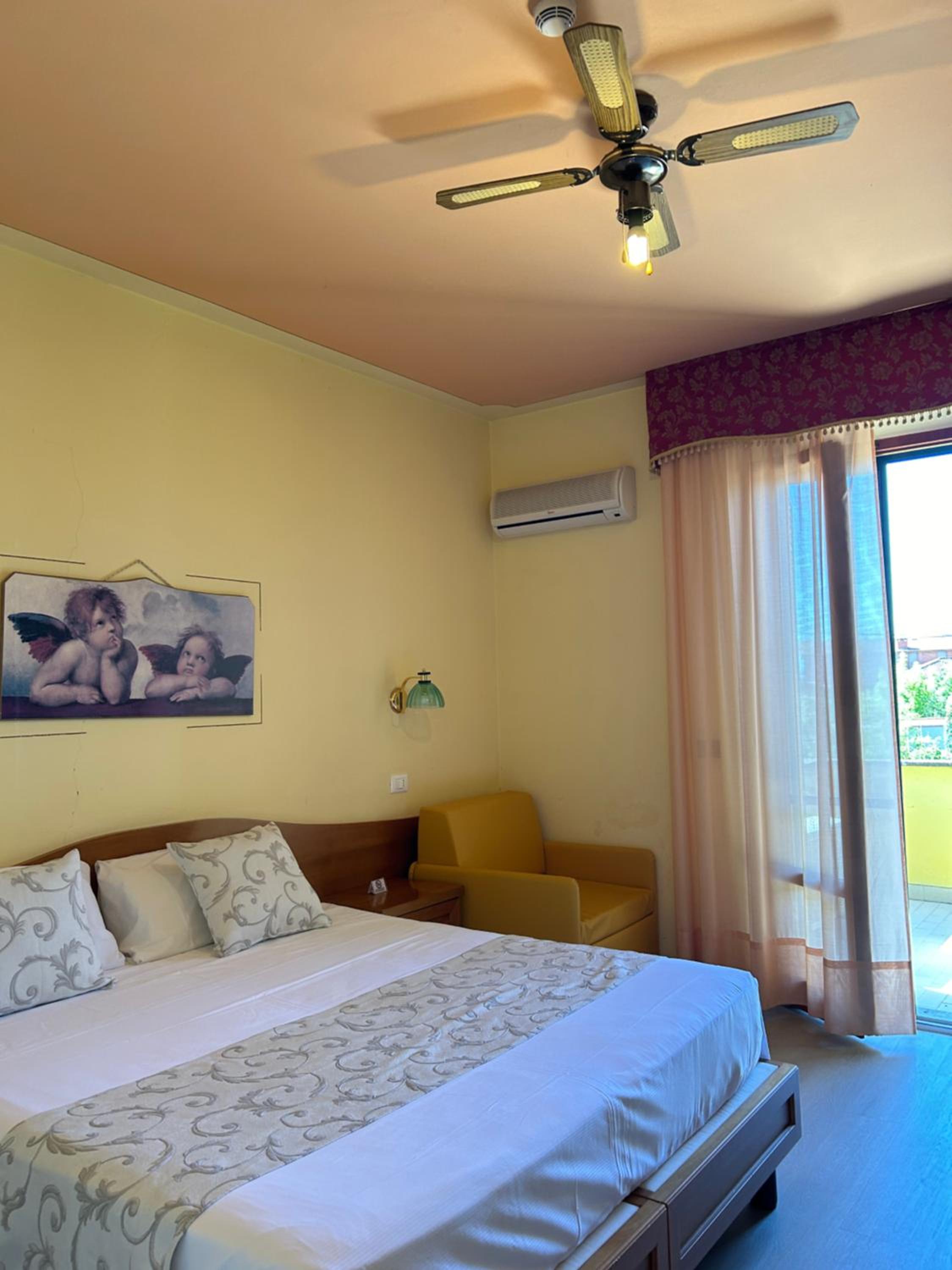 Deluxe Double Room - Photo 2