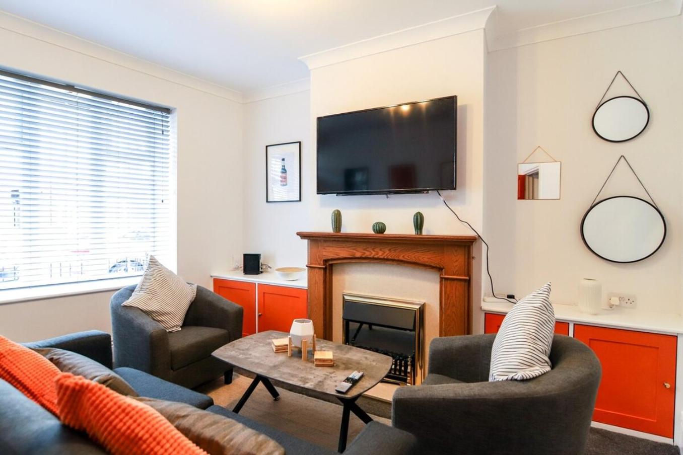 Apartment photo 1