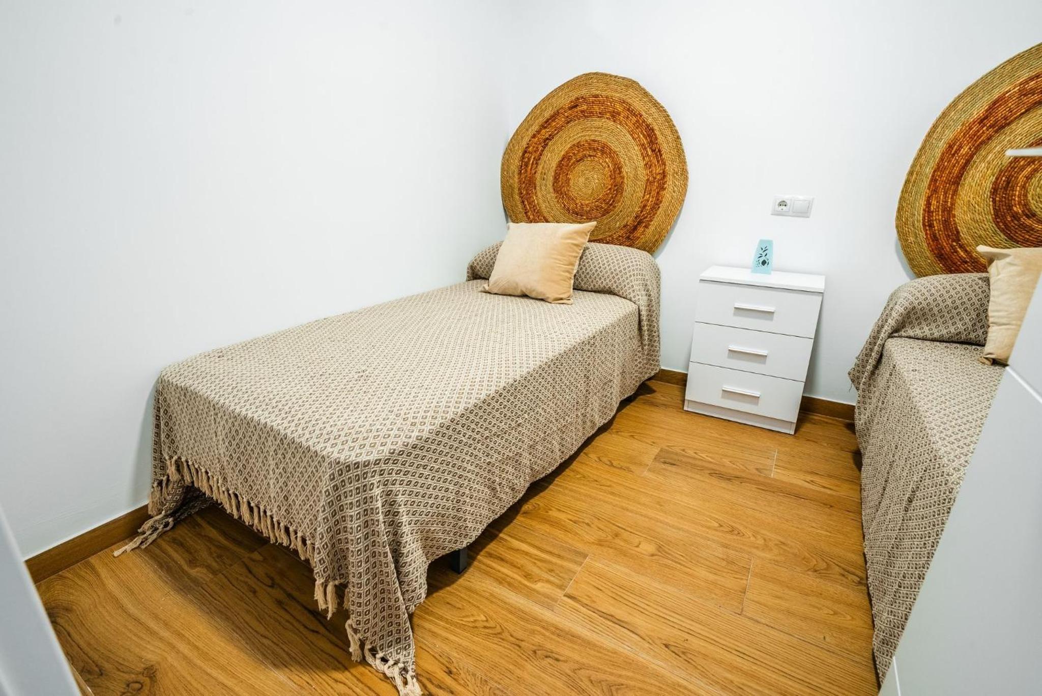 Apartamento de dos habitaciones con terraza y vista al mar