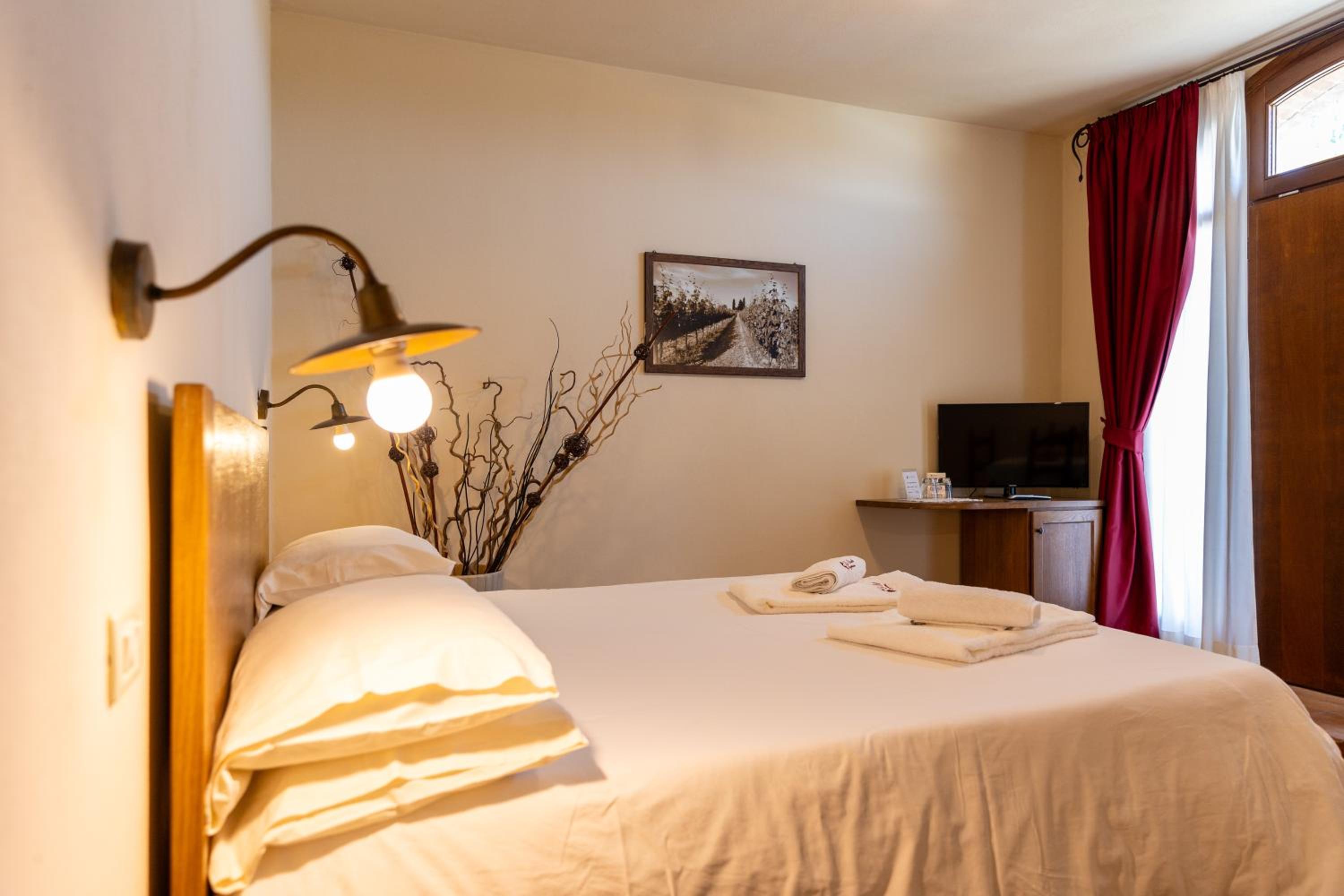 Quadruple Room with Private Bathroom - Photo 1