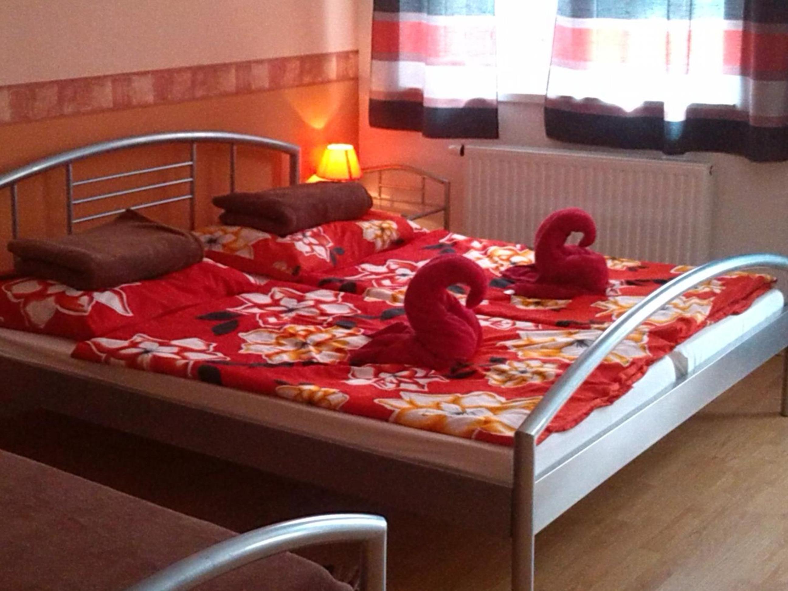 Quadruple Room with Bath - Photo 6