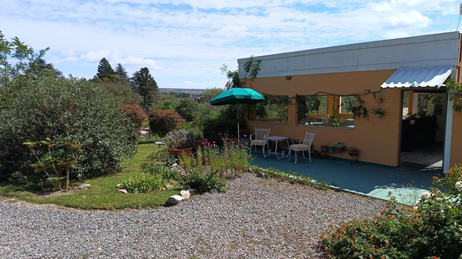 Family Room with Garden View photo 2