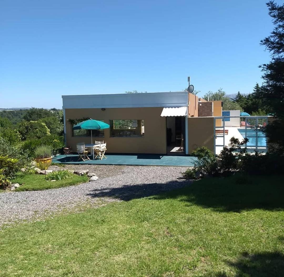 Family Room with Mountain View photo 2