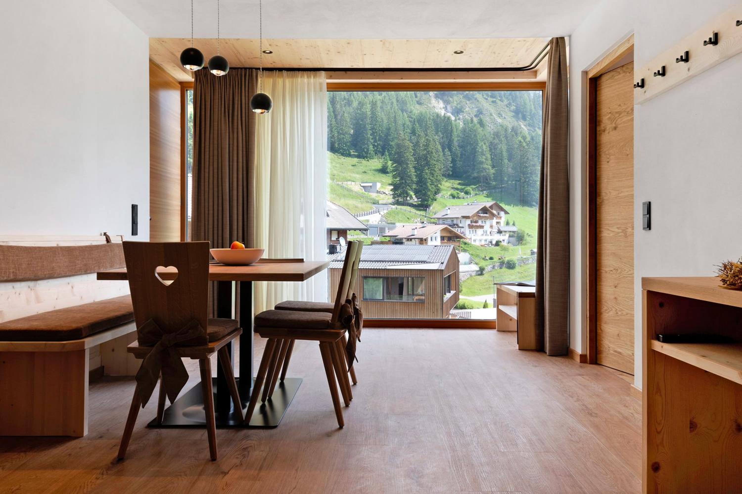 Two-Bedroom Deluxe Apartment with Balcony