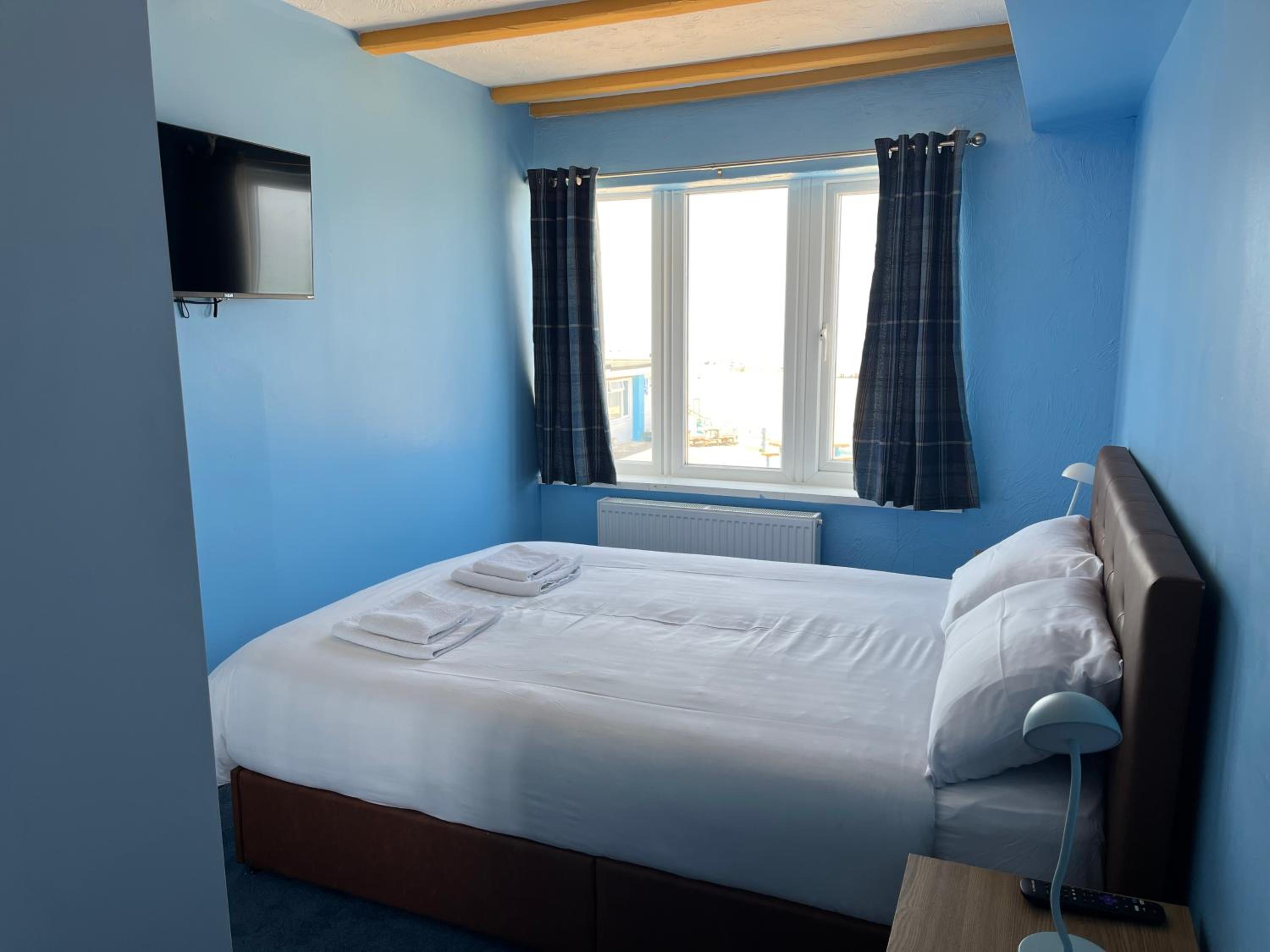 Superior Seaview Two Bedroom Apartment  photo 1