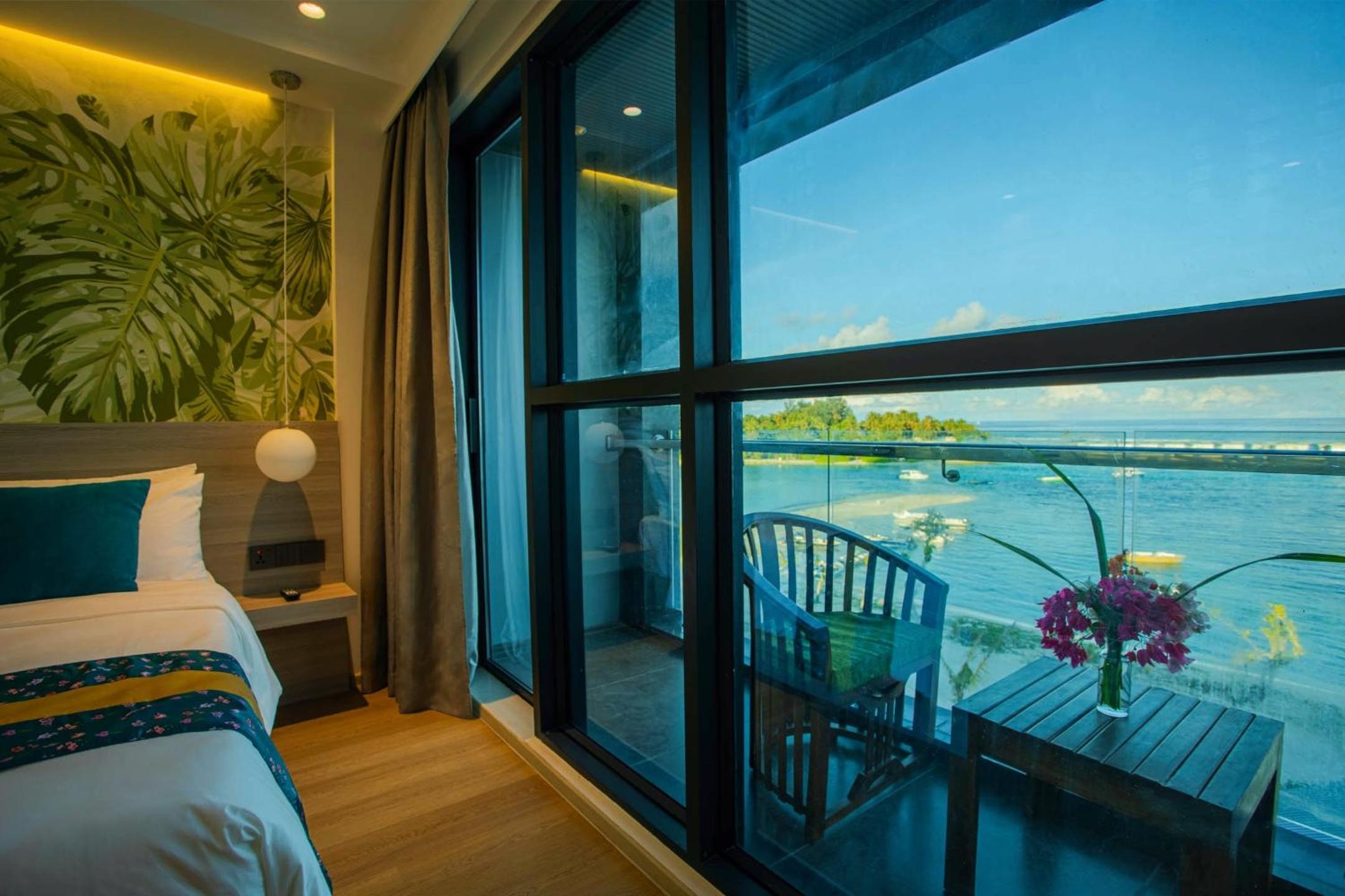 Deluxe Double Room with Balcony and Sea View photo 2