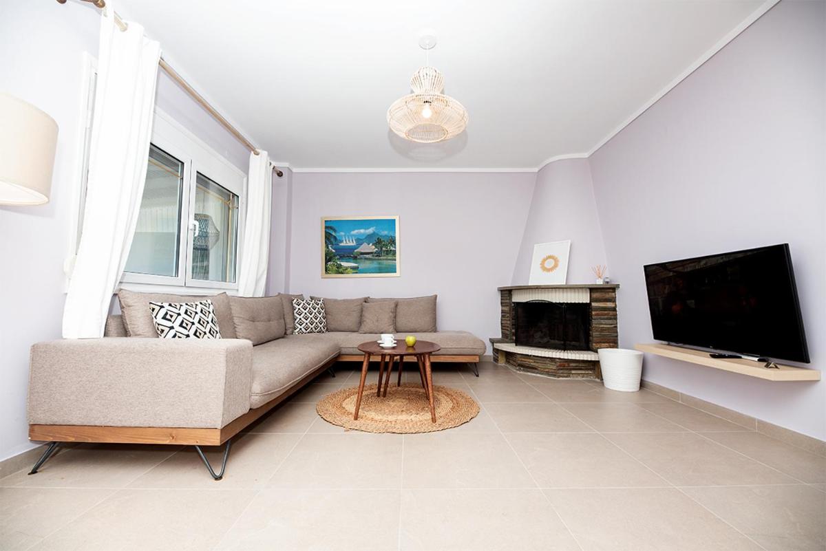 Two-Bedroom Suite with Private Jacuzzi (2)