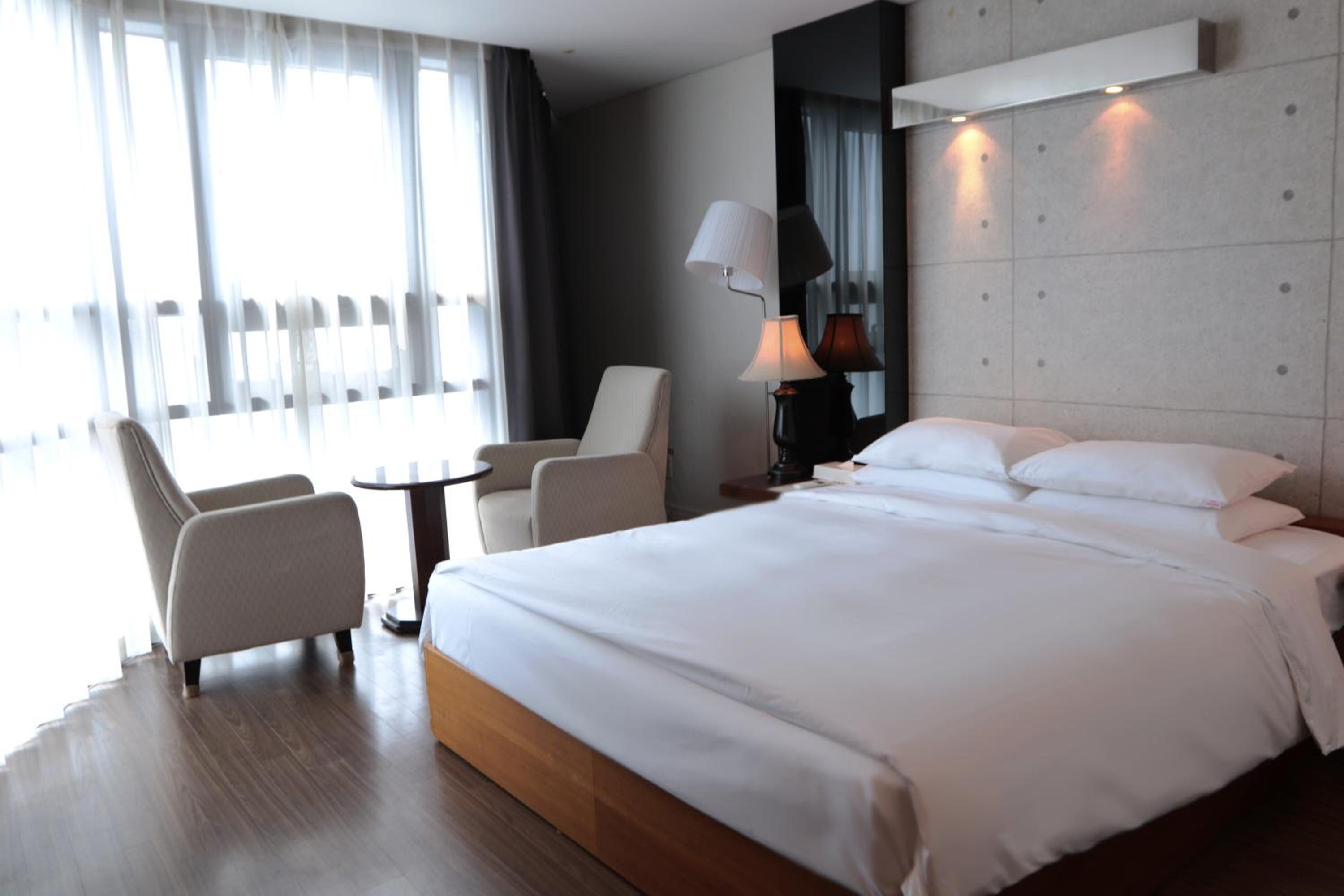 Deluxe Double Room photo 3