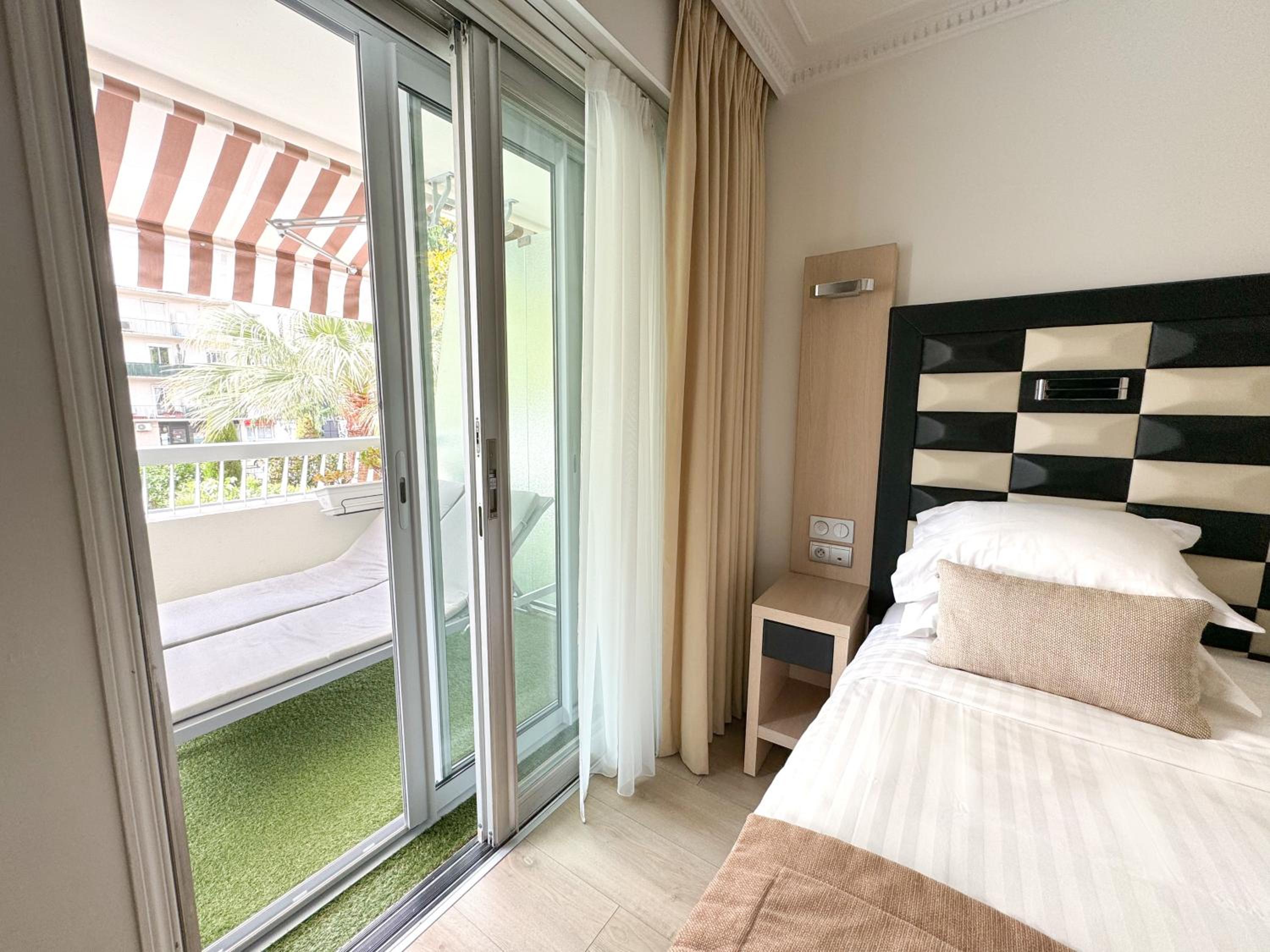 Comfort Double Room with Terrace and Garden View