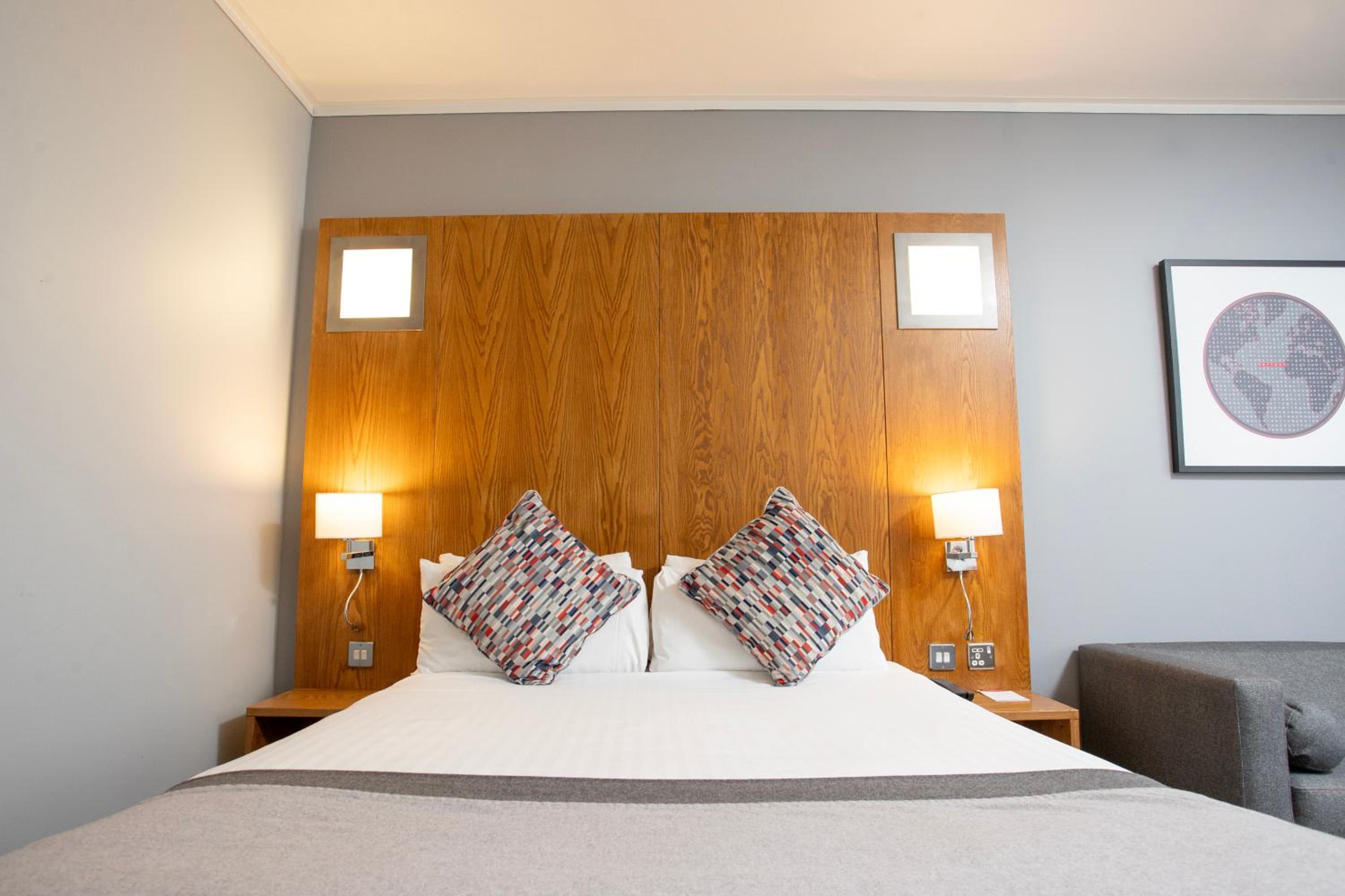 Standard Double Room - Mobility Accessible  - Photo 3