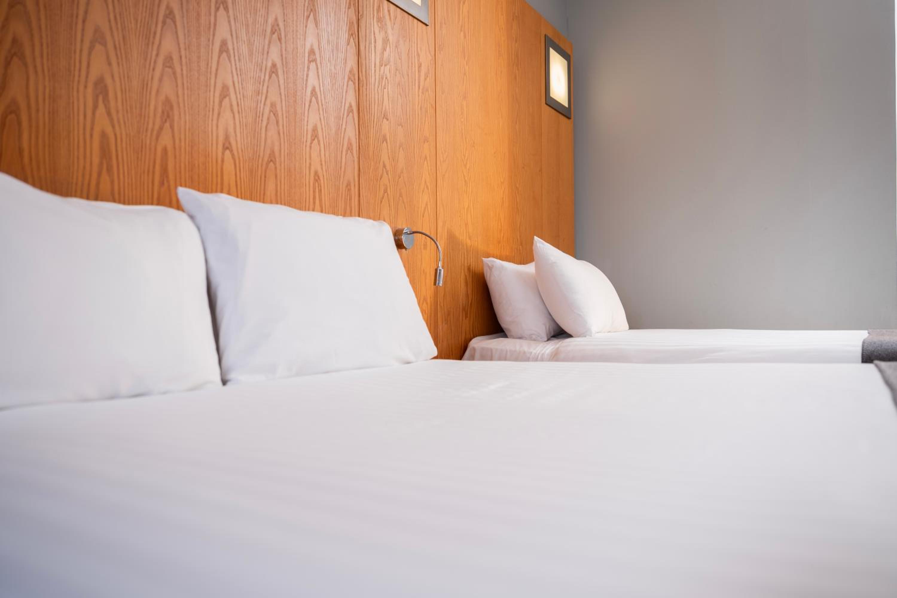 Standard Room with One Double Bed and One Twin Bed - Photo 1