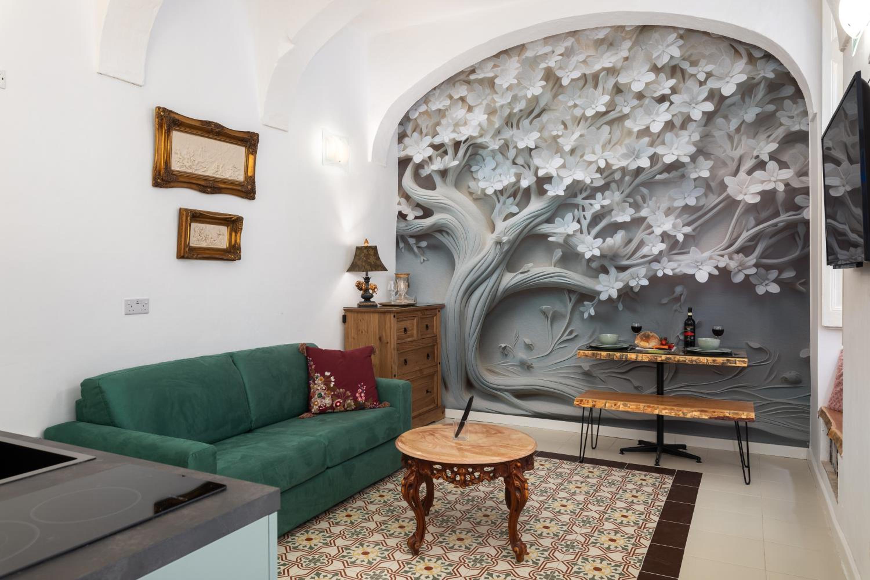One-Bedroom Apartment with Terrace