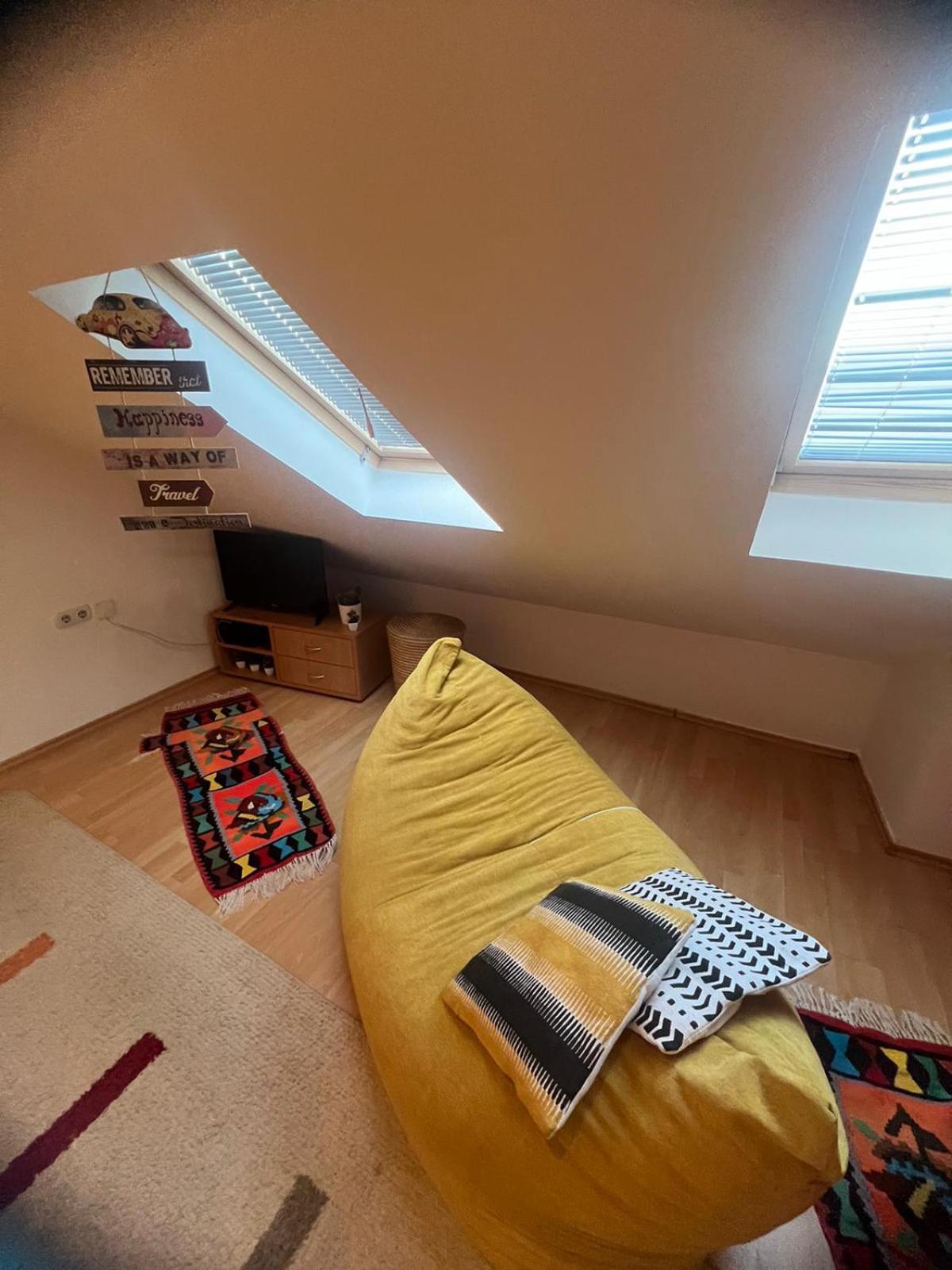 One-Bedroom Apartment photo 2