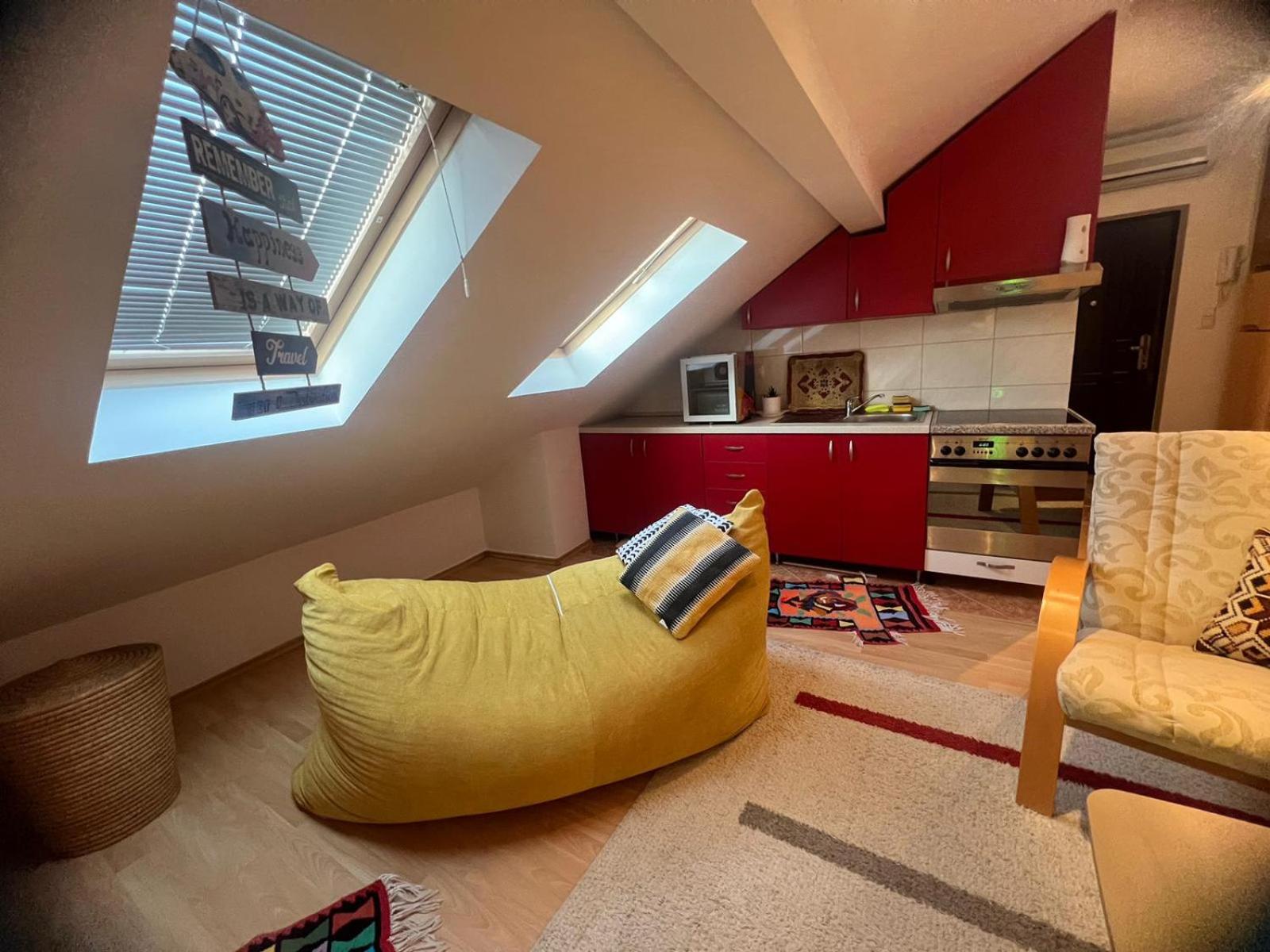 One-Bedroom Apartment photo 3