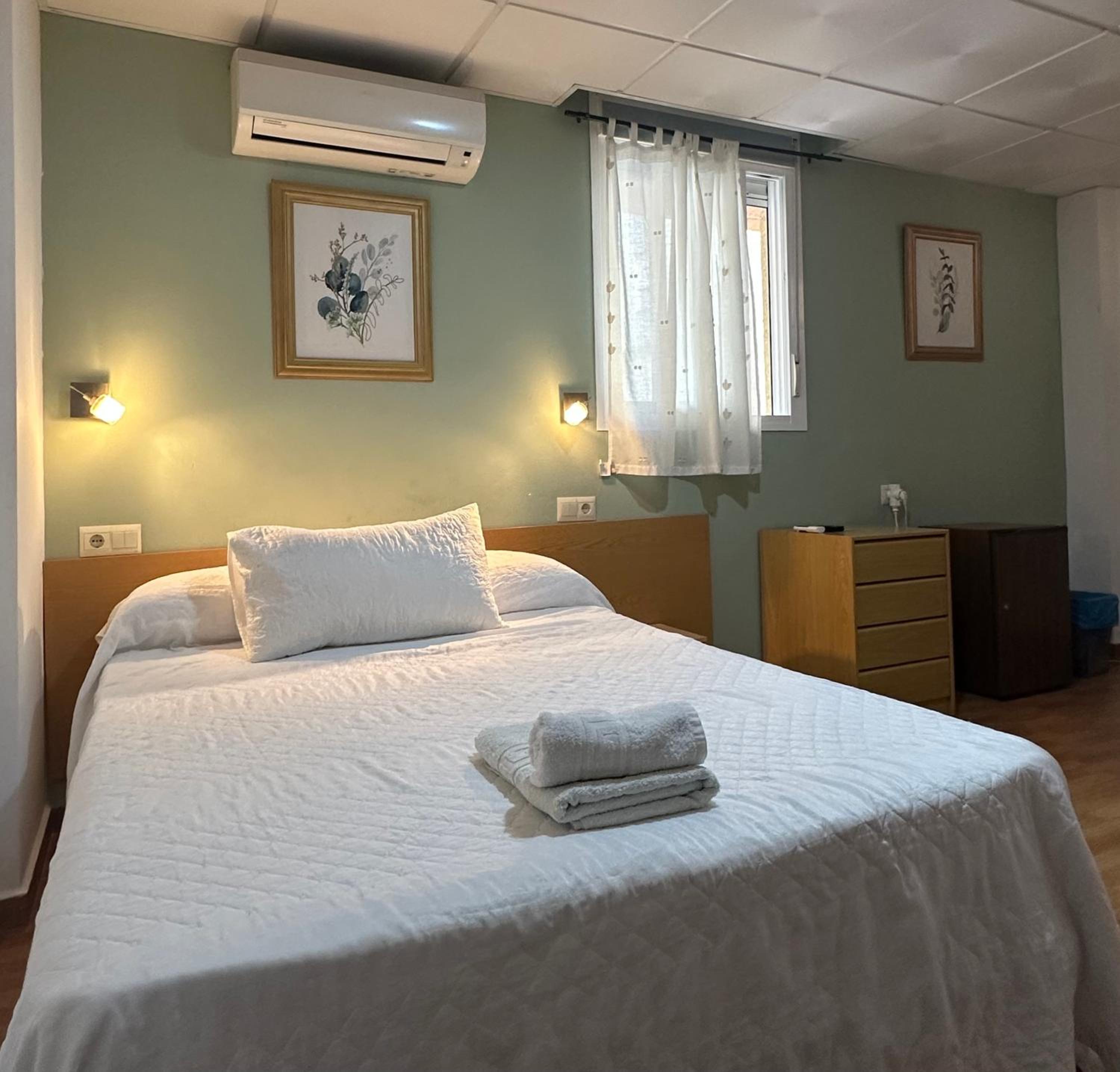 Economy Double Room - Photo 6