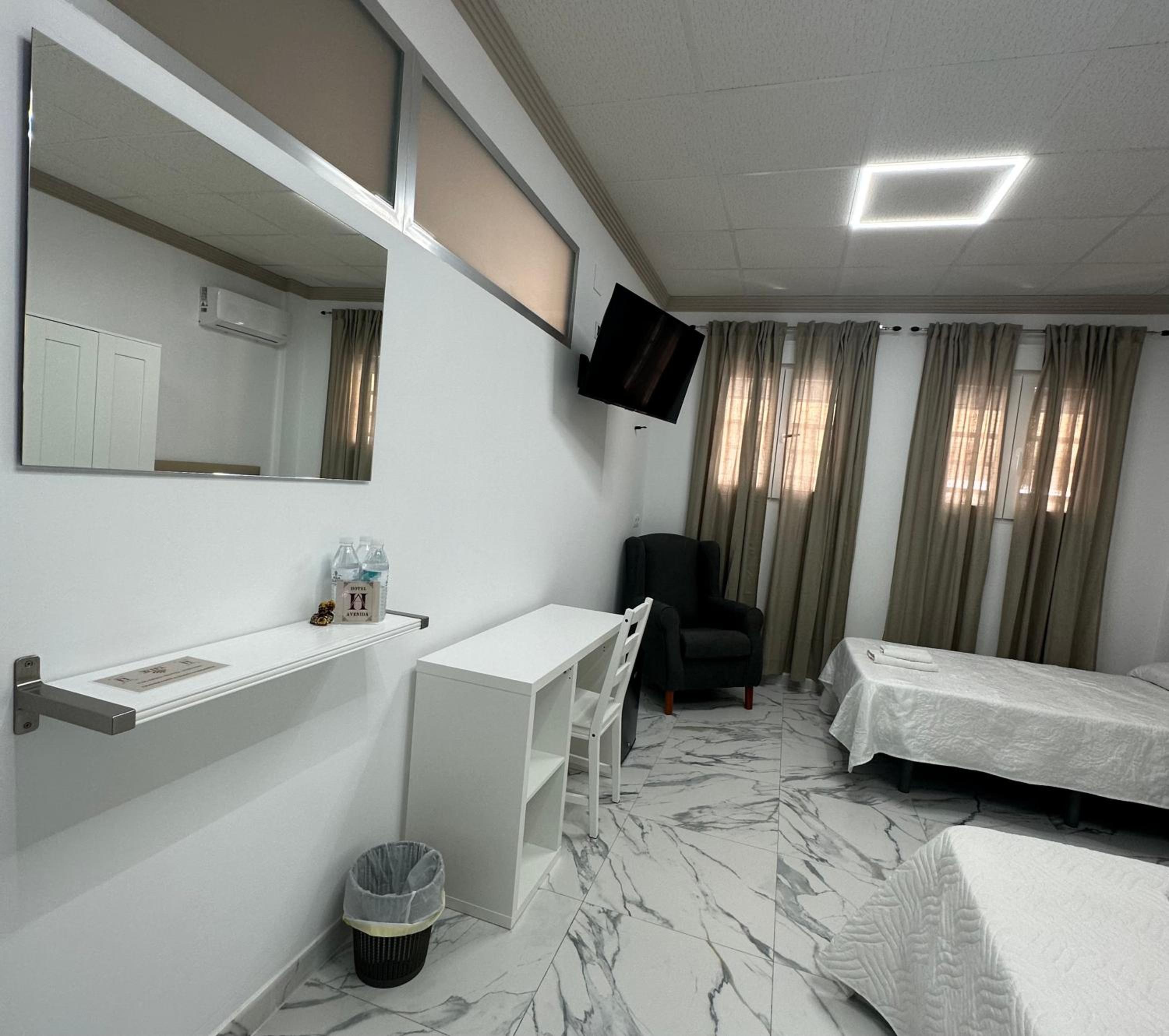 Deluxe Triple Room - Photo 7