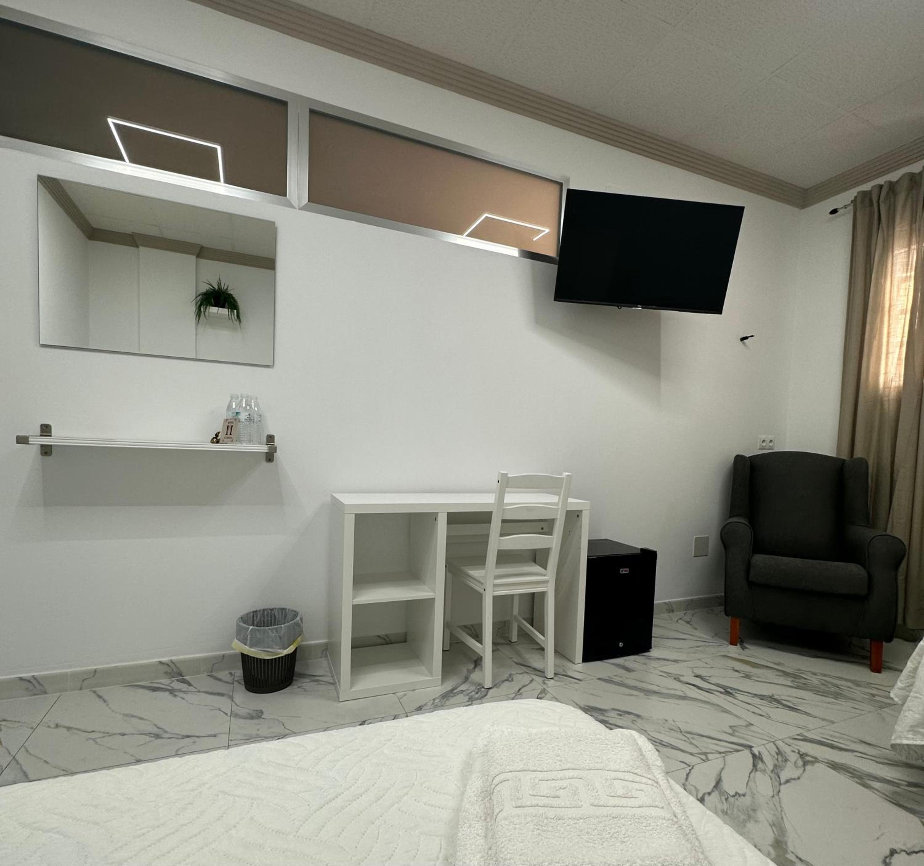 Deluxe Triple Room - Photo 4