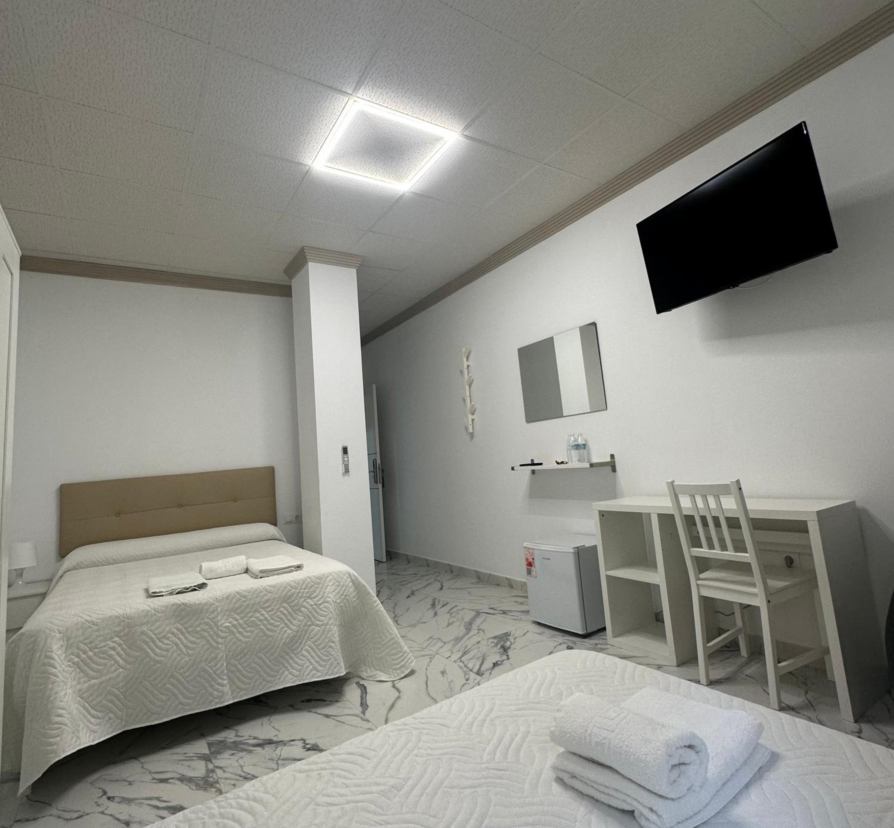 Deluxe Triple Room - Photo 2