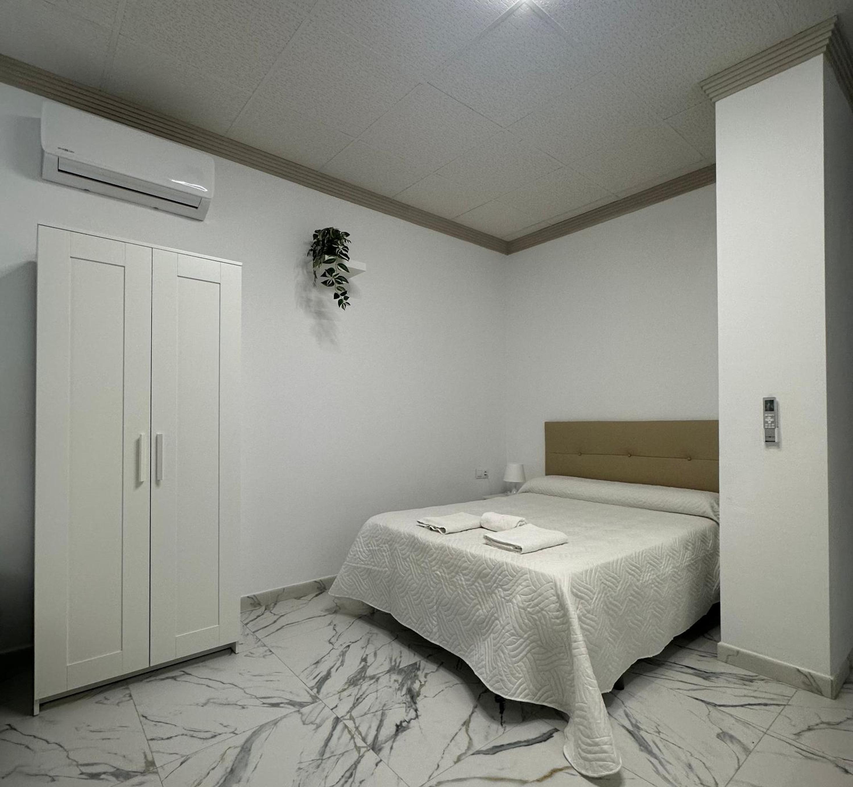 Deluxe Triple Room - Photo 21