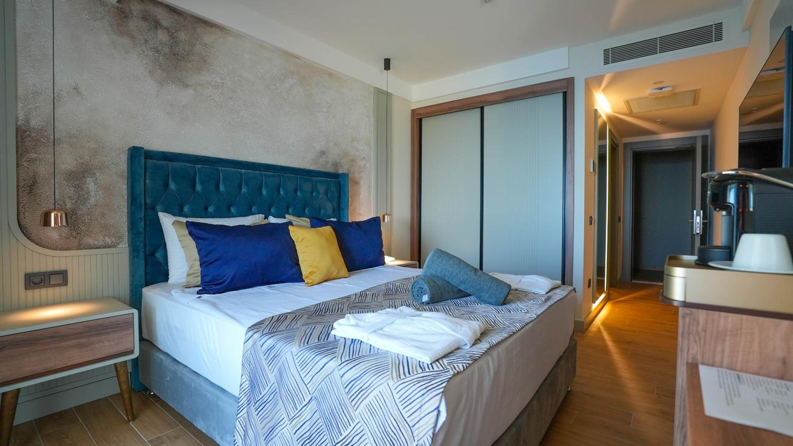 Double Room with Mountain View