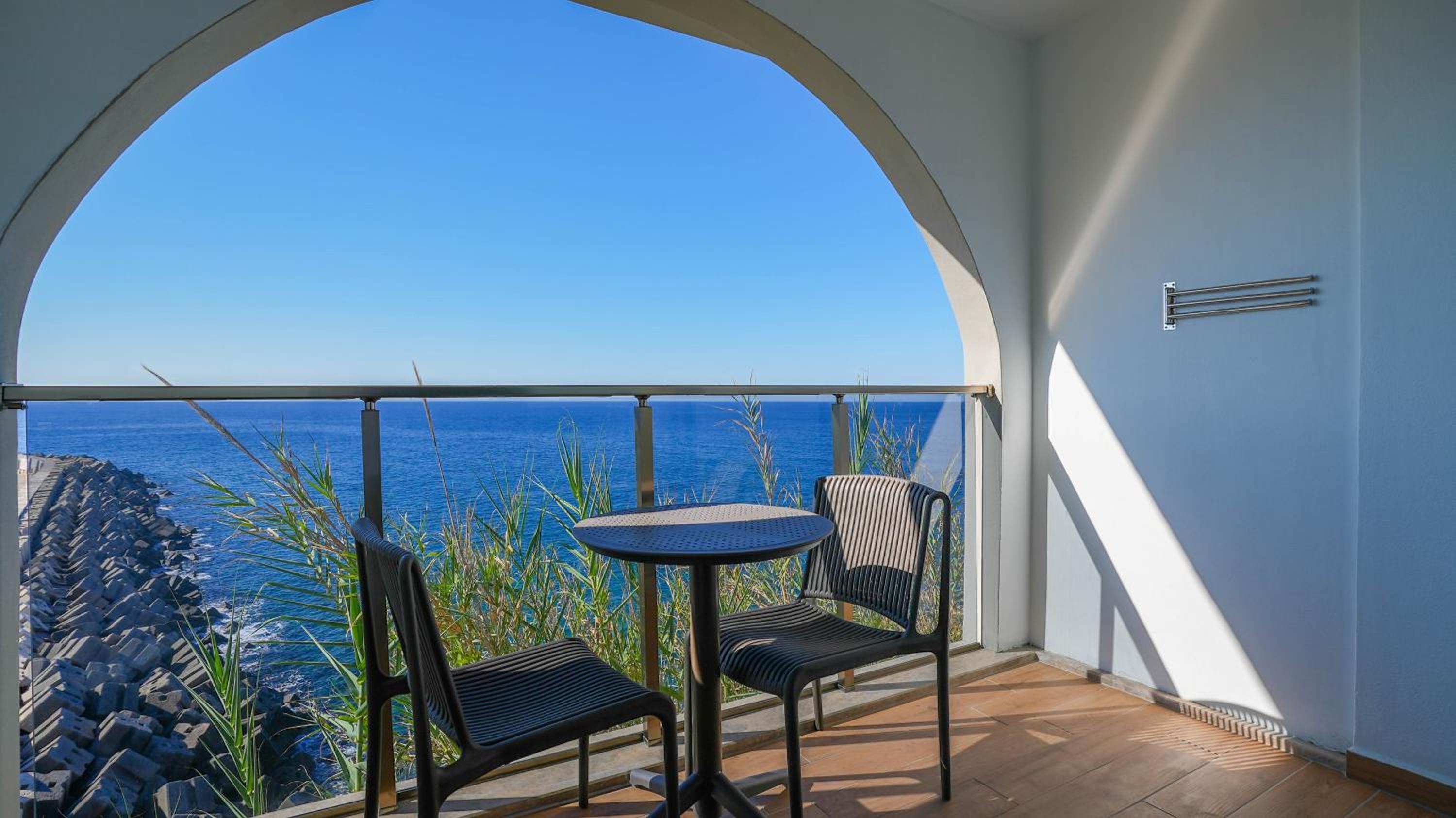 Deluxe Double Room with Sea View photo 3