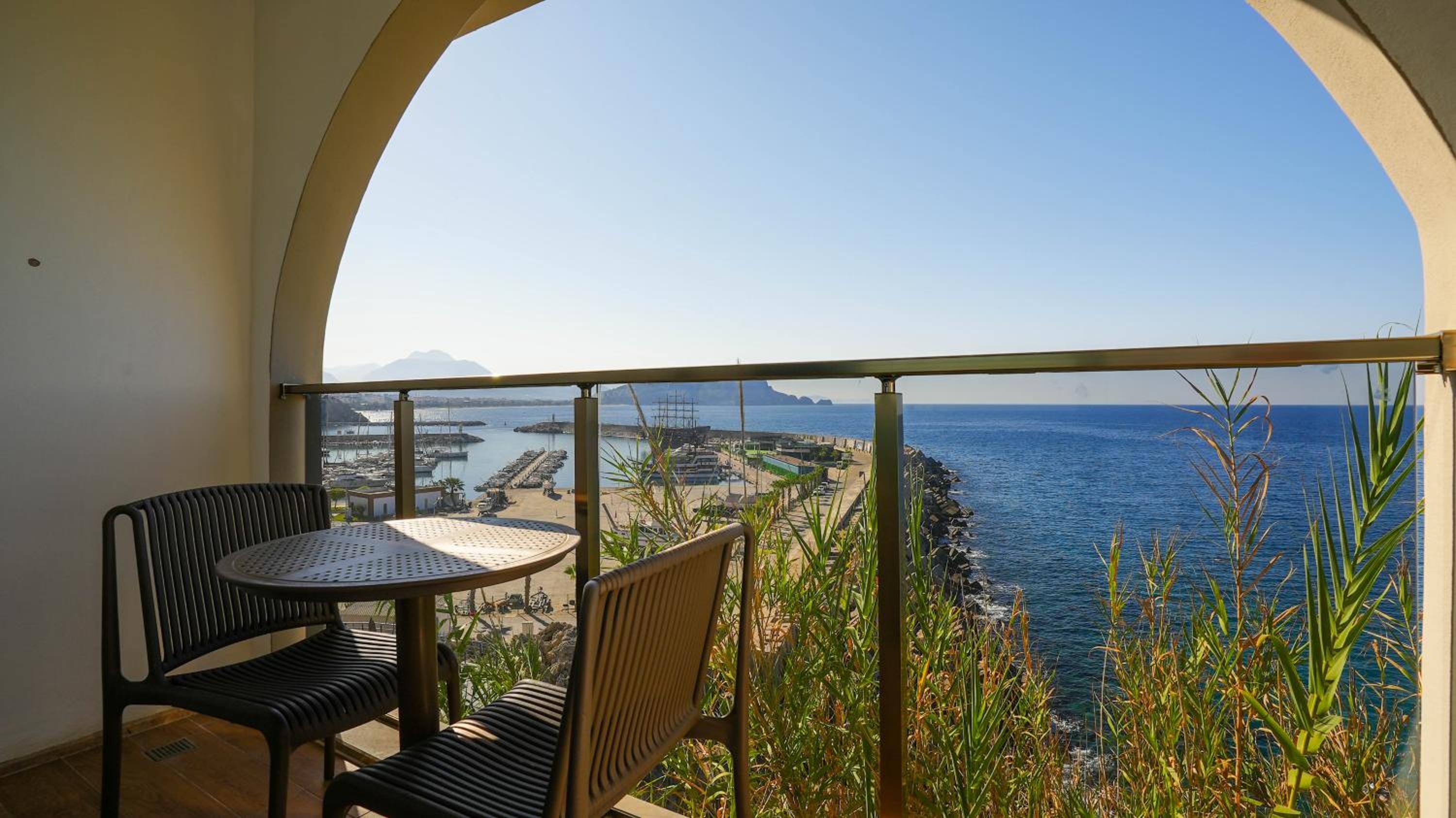 Deluxe Double Room with Sea View photo 2