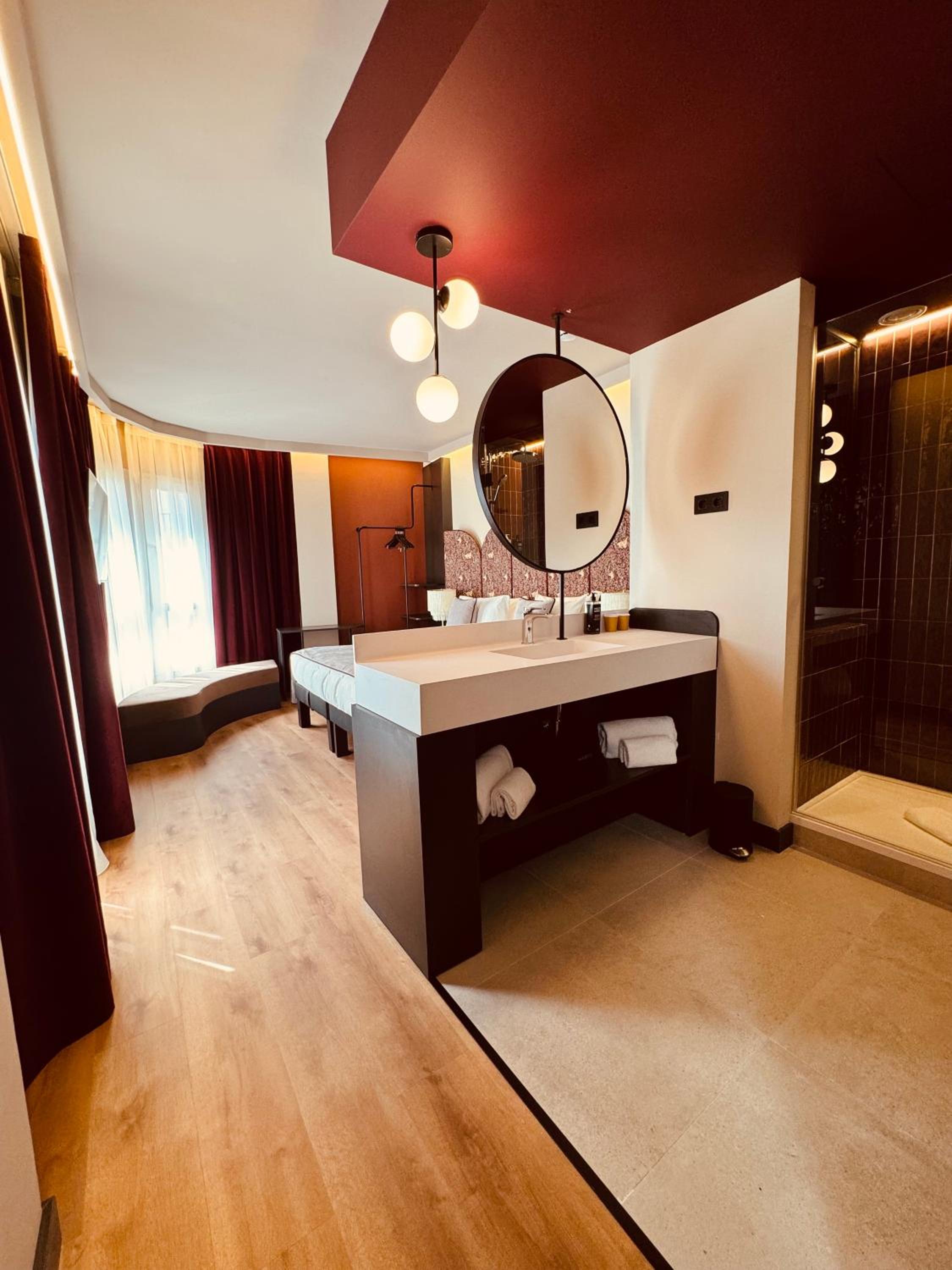 Premium Room thumbnail 6