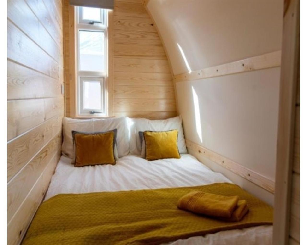 Large Cabin with Hot Tub photo 1